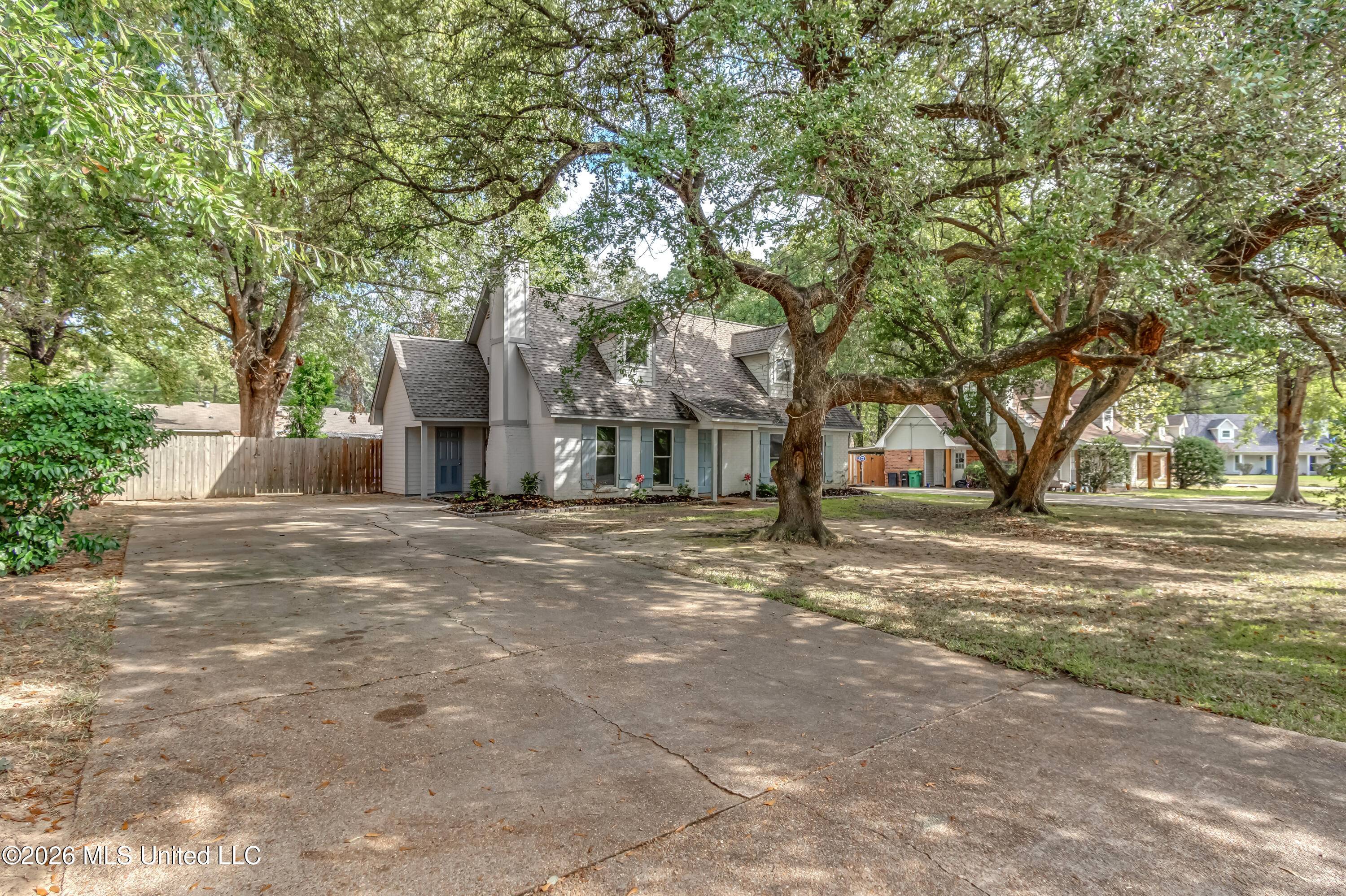 214 Salem Square