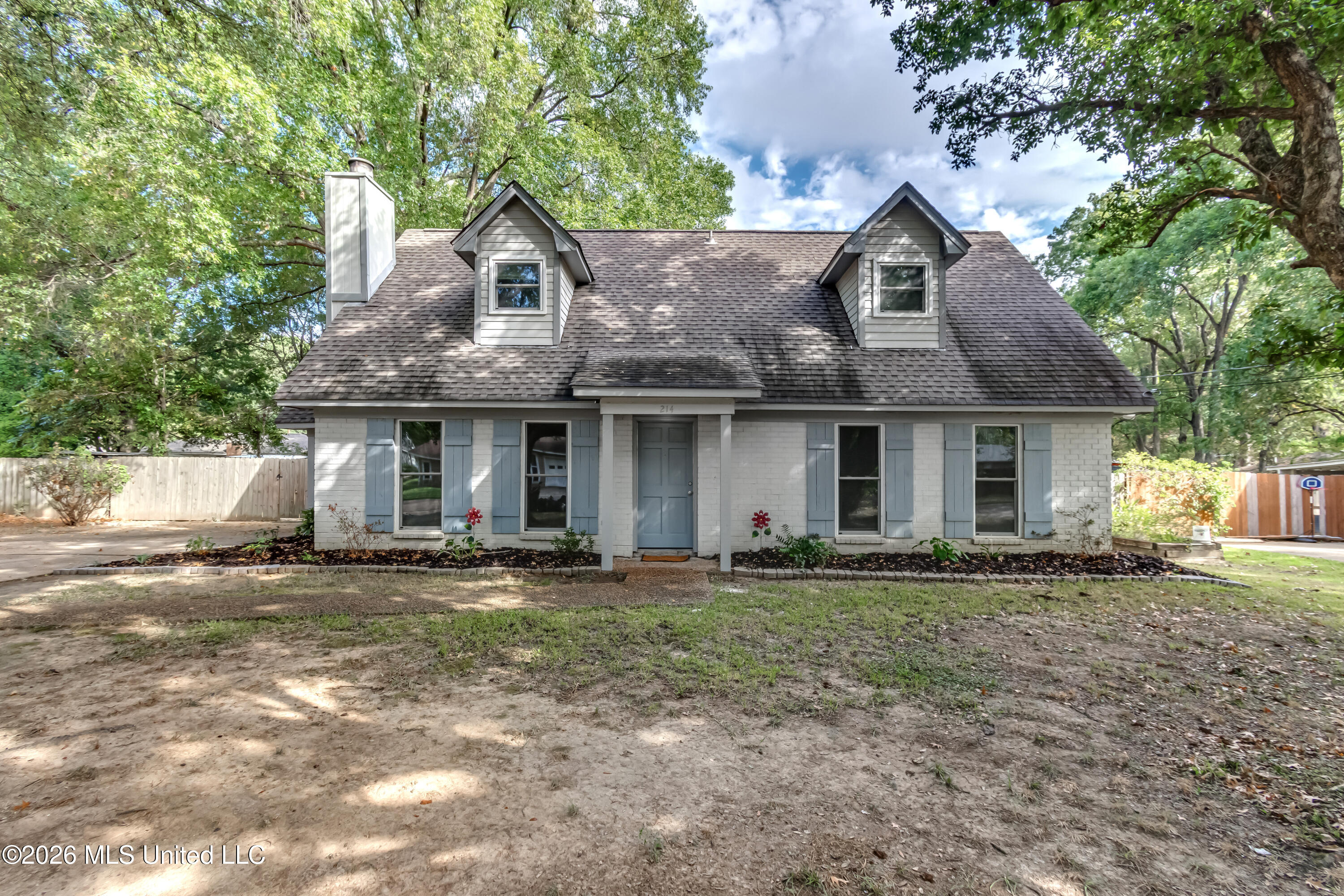 214 Salem Square