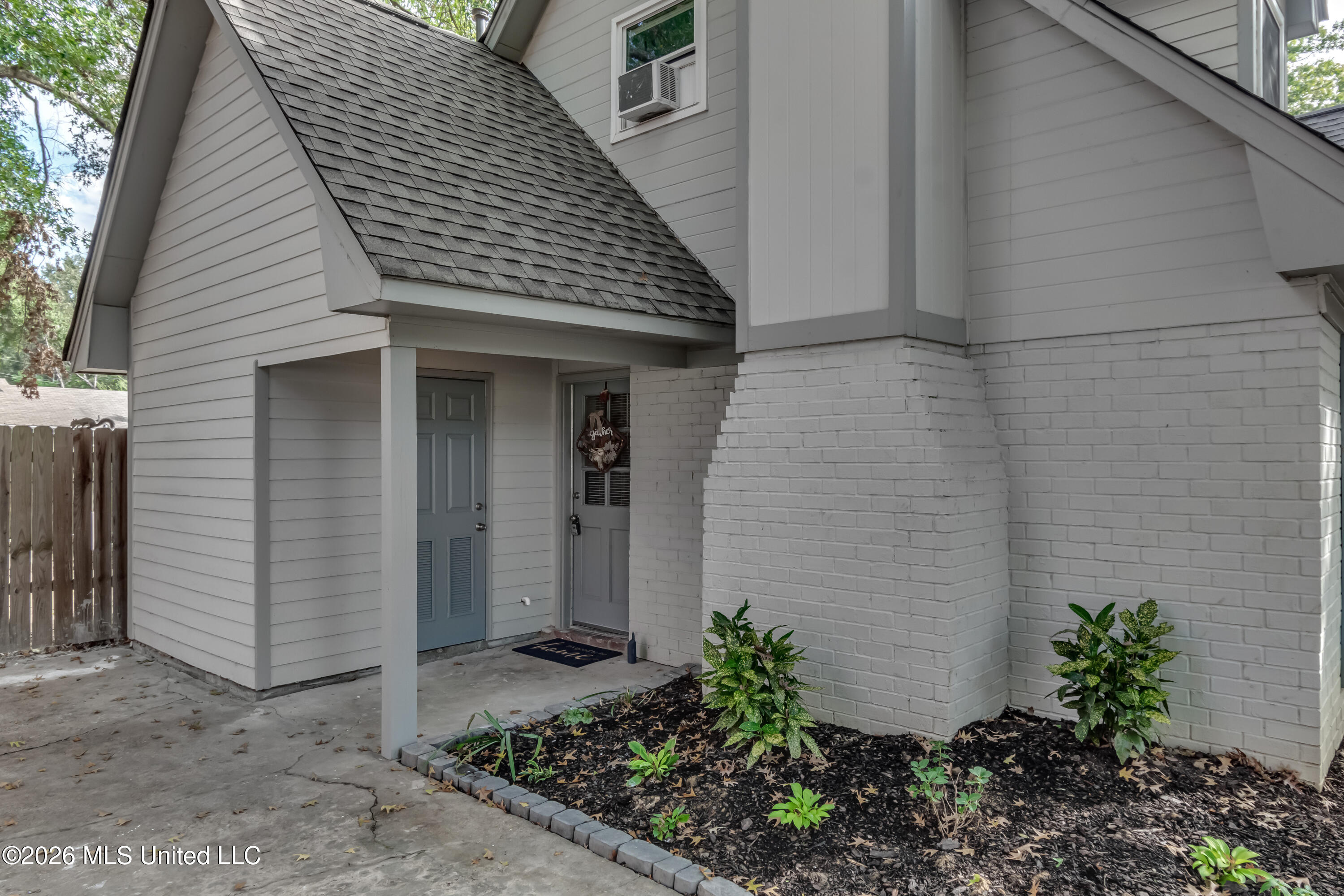 214 Salem Square