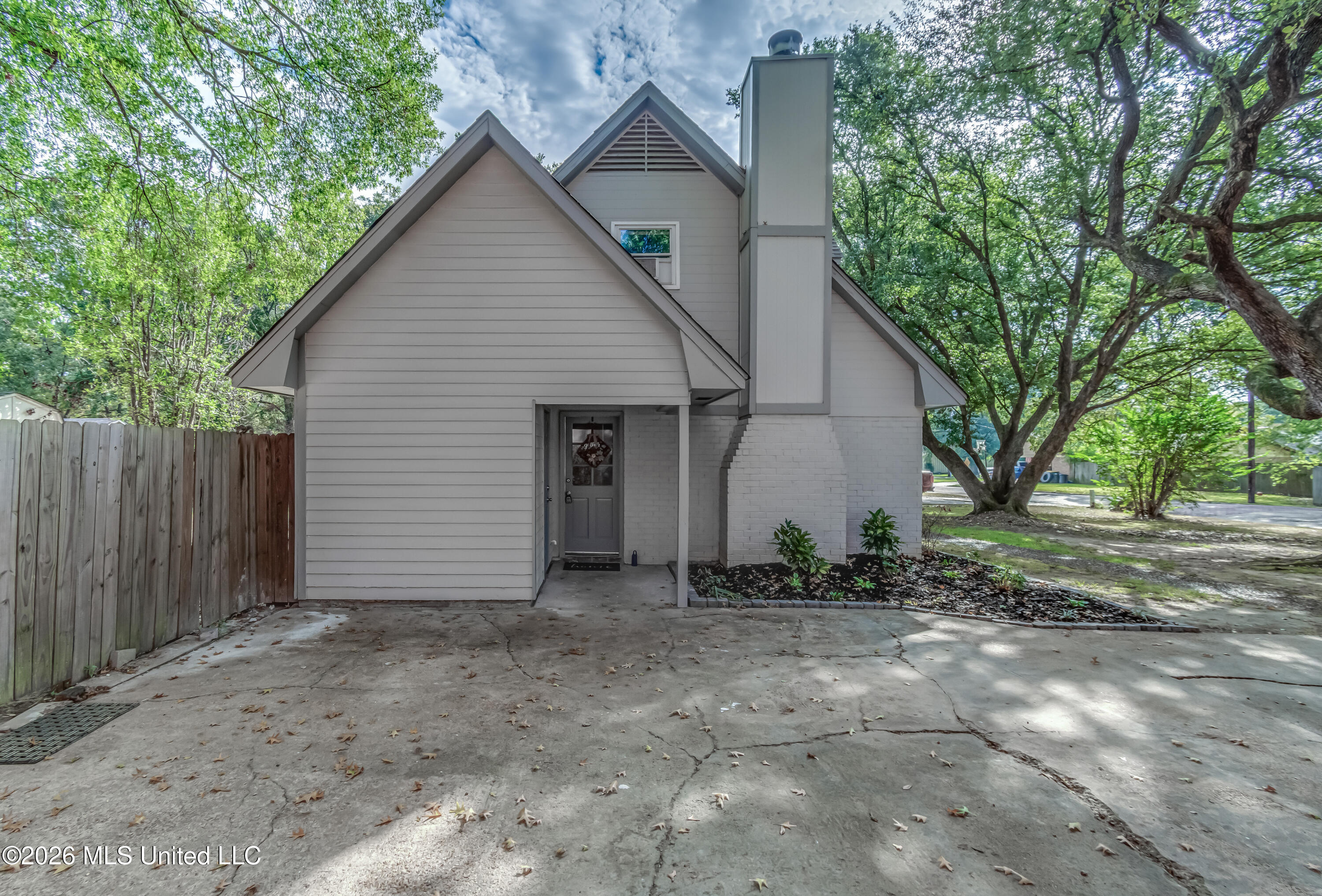 214 Salem Square