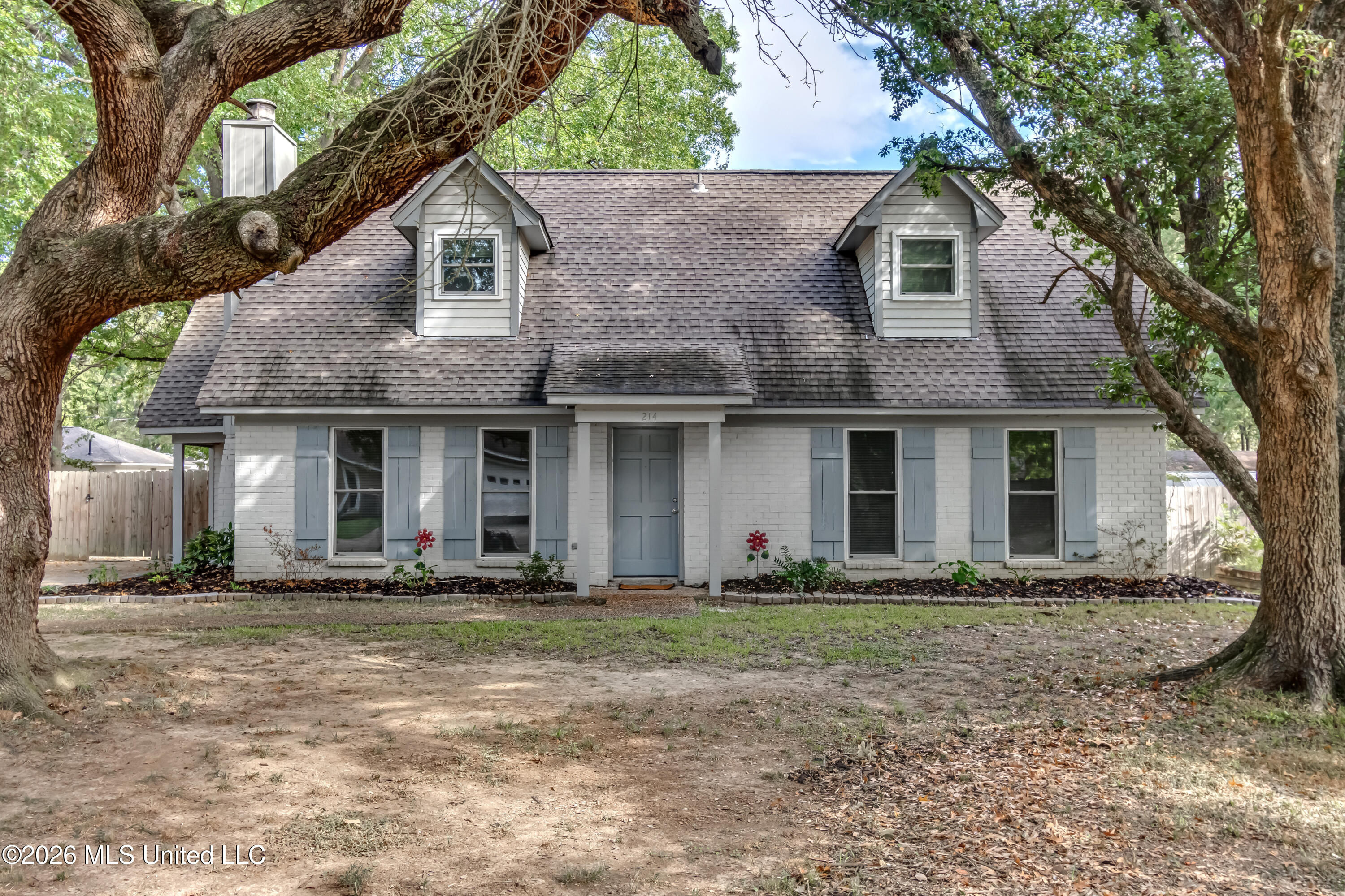 214 Salem Square