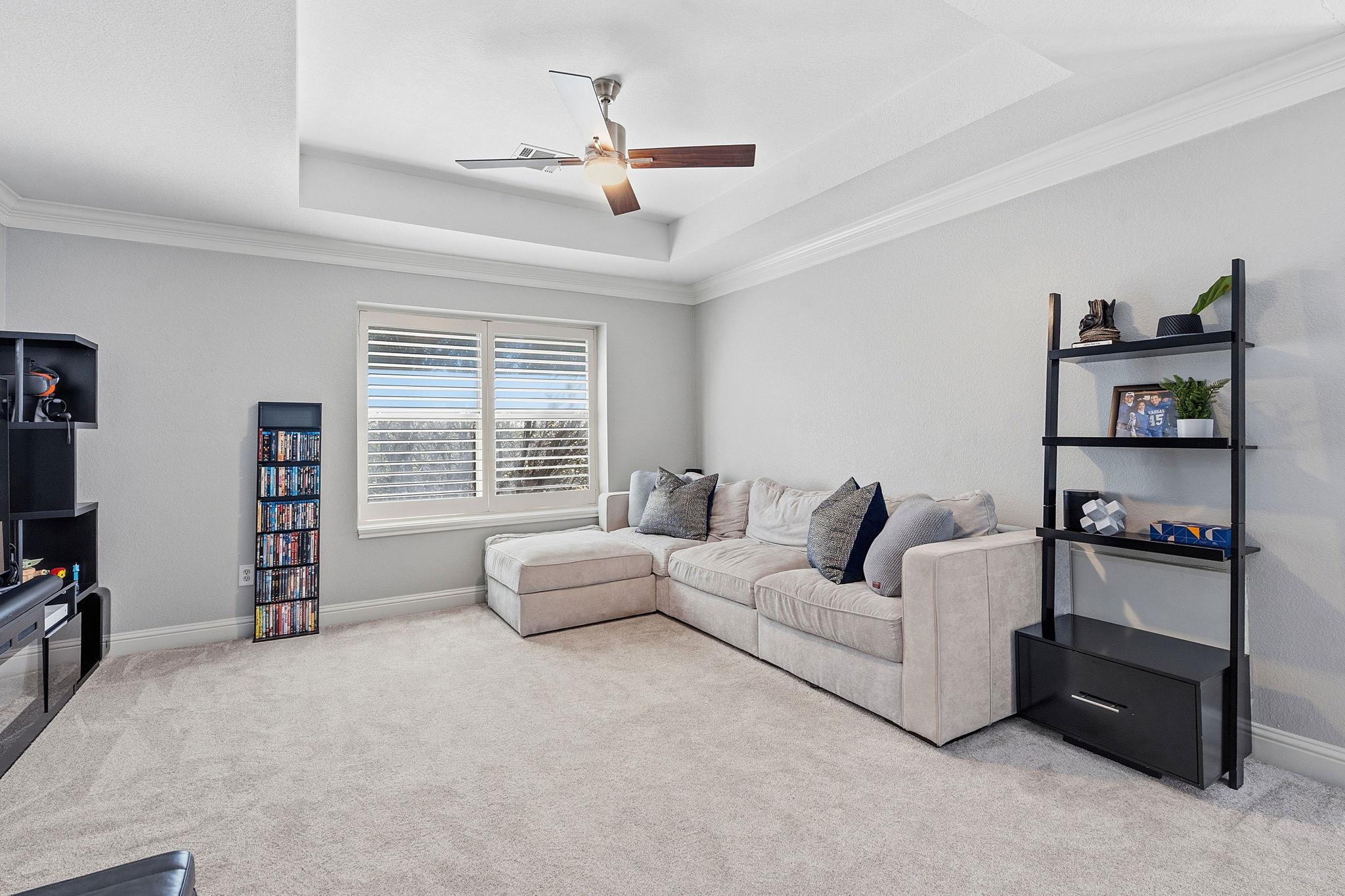 5000 Mission Oaks BLVD # 30