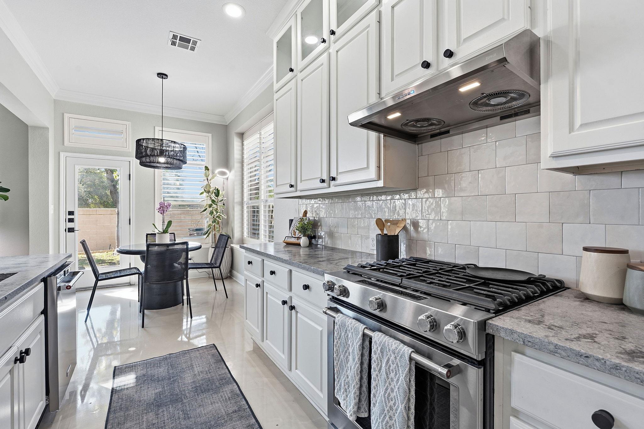 5000 Mission Oaks BLVD # 30