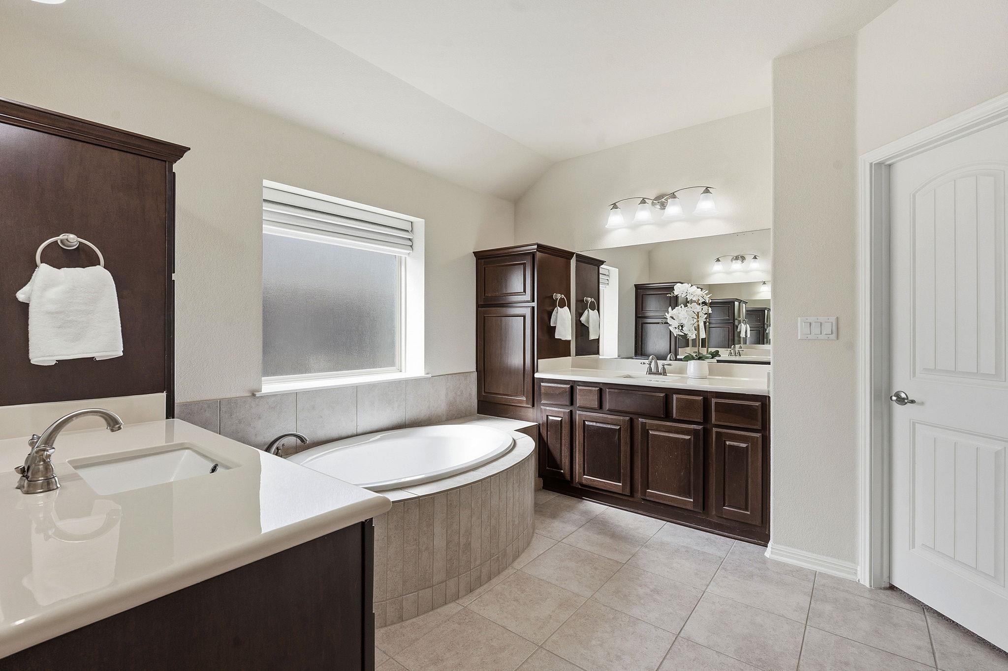 18525 Wind Valley WAY