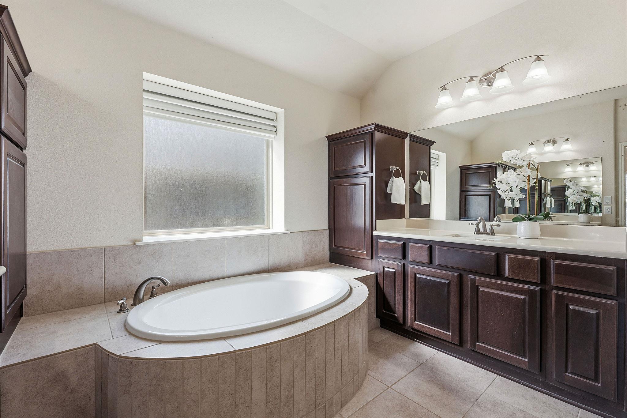 18525 Wind Valley WAY