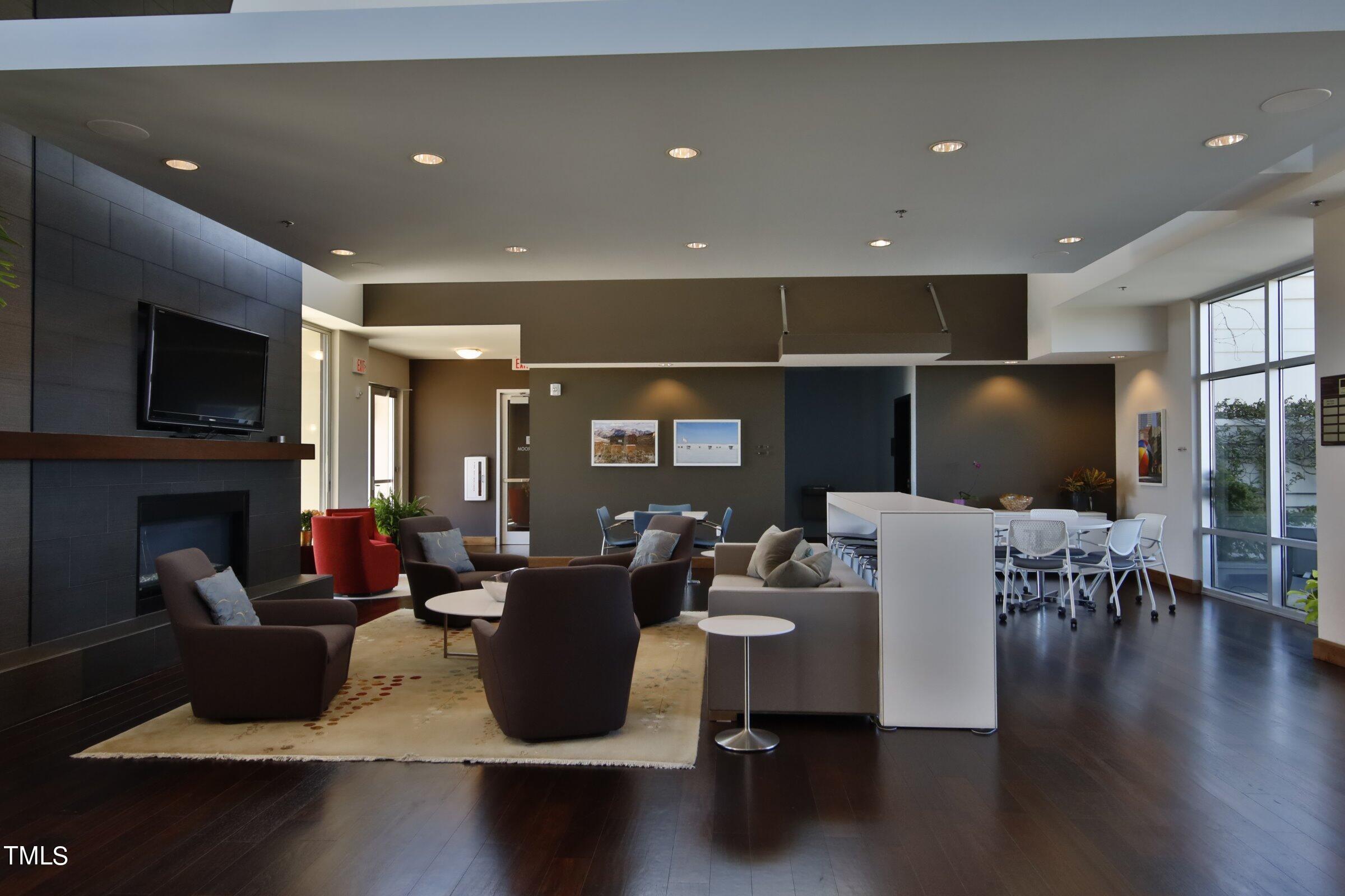 140 W Franklin Street Unit 321