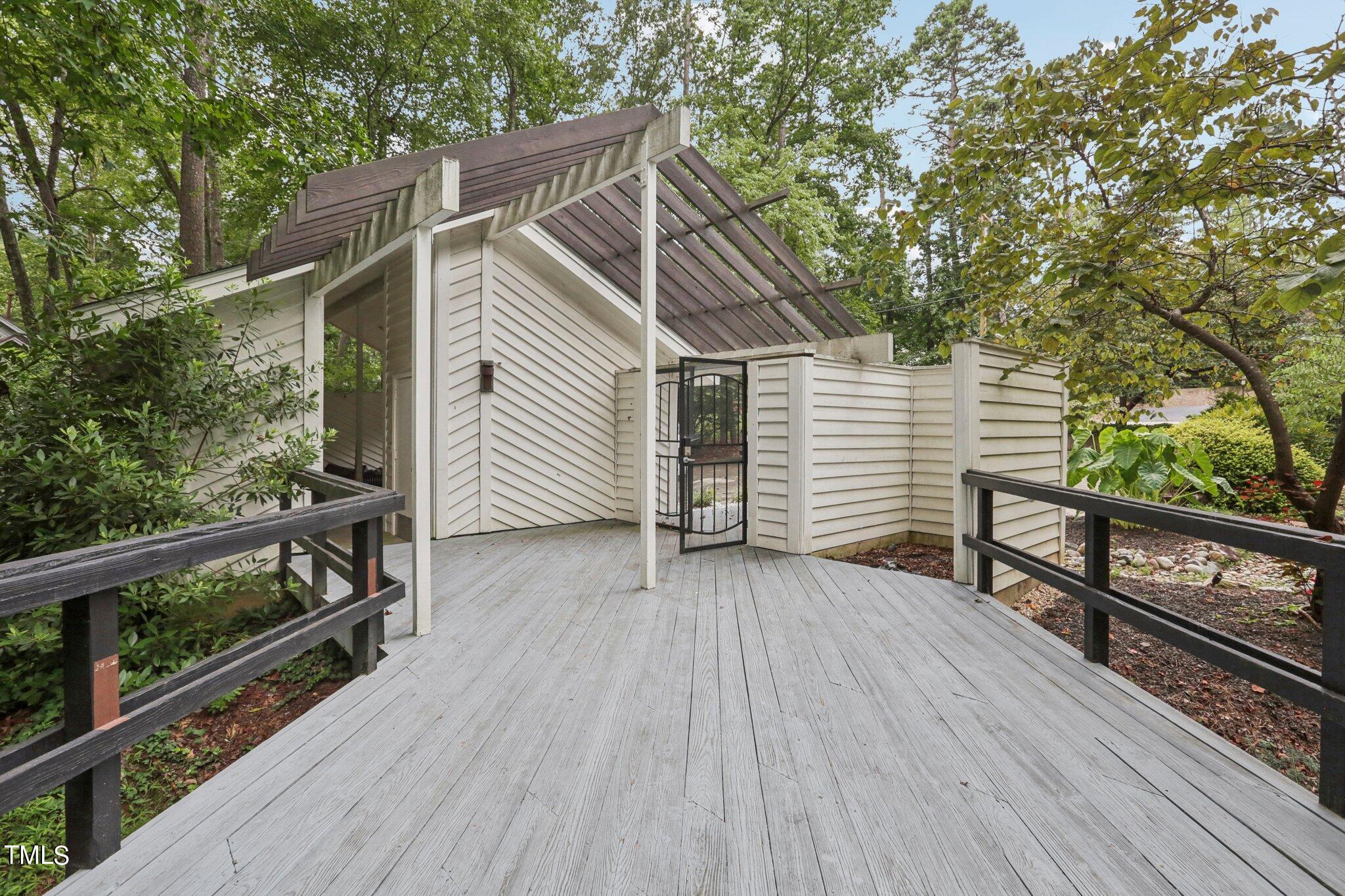 3825 Darby Road