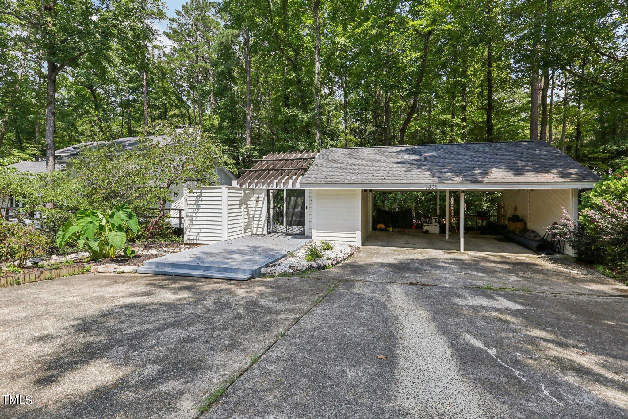 3825 Darby Road
