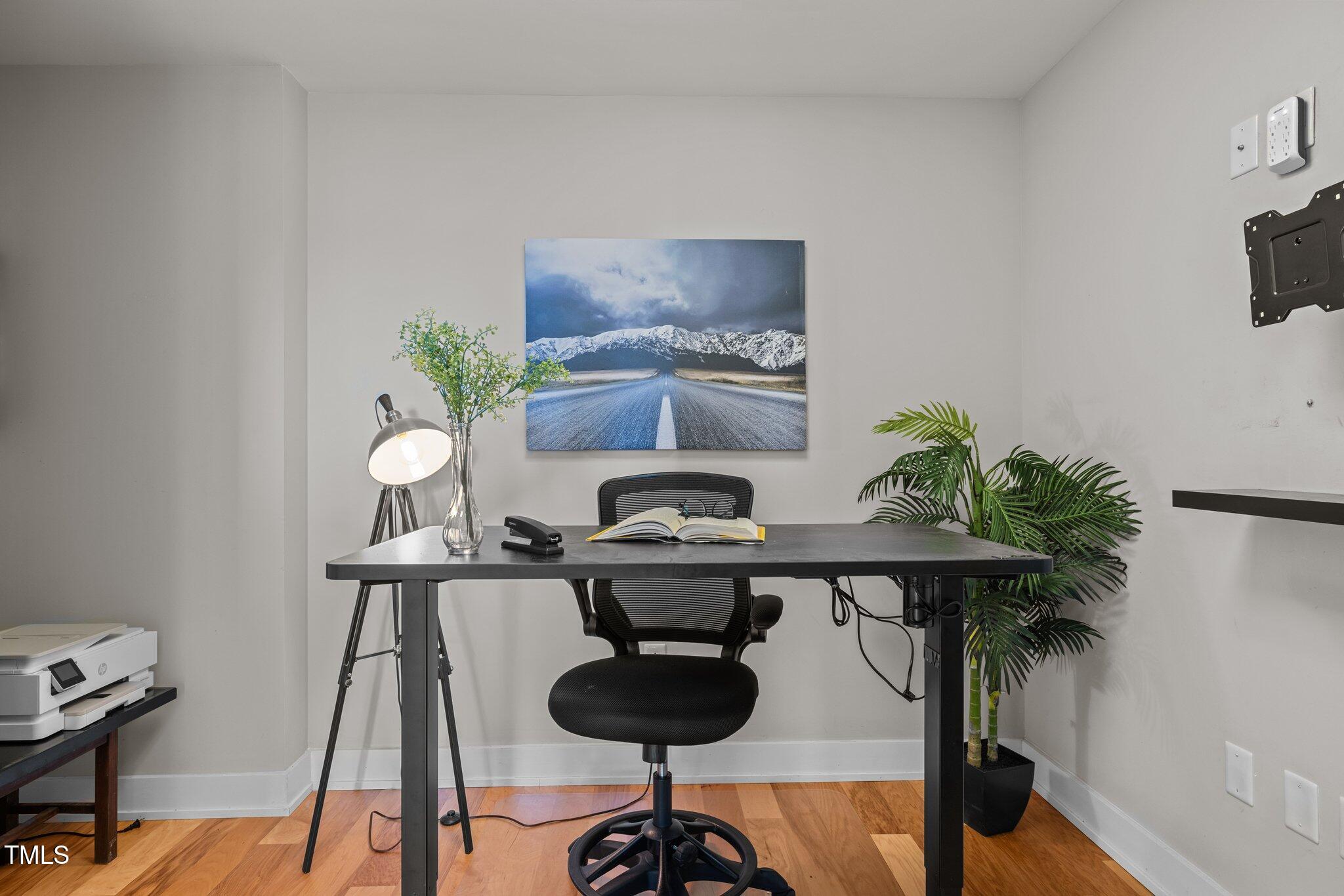 400 Hunt Street # 404