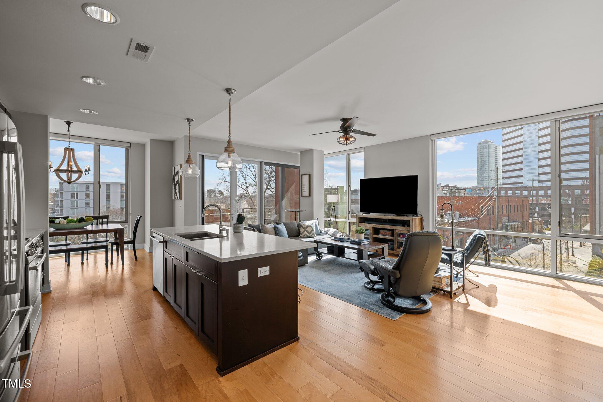 400 Hunt Street # 404