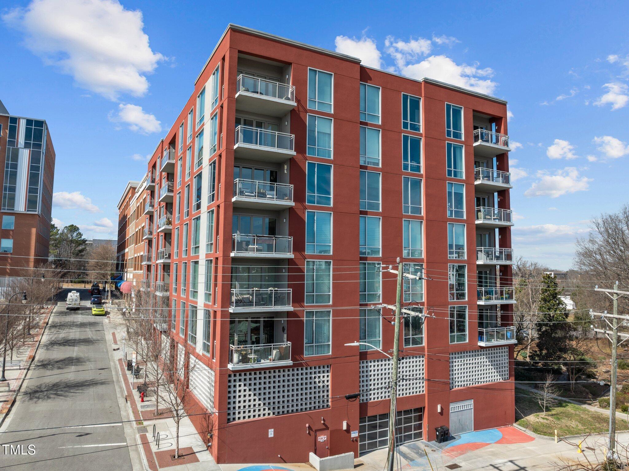 400 Hunt Street # 404