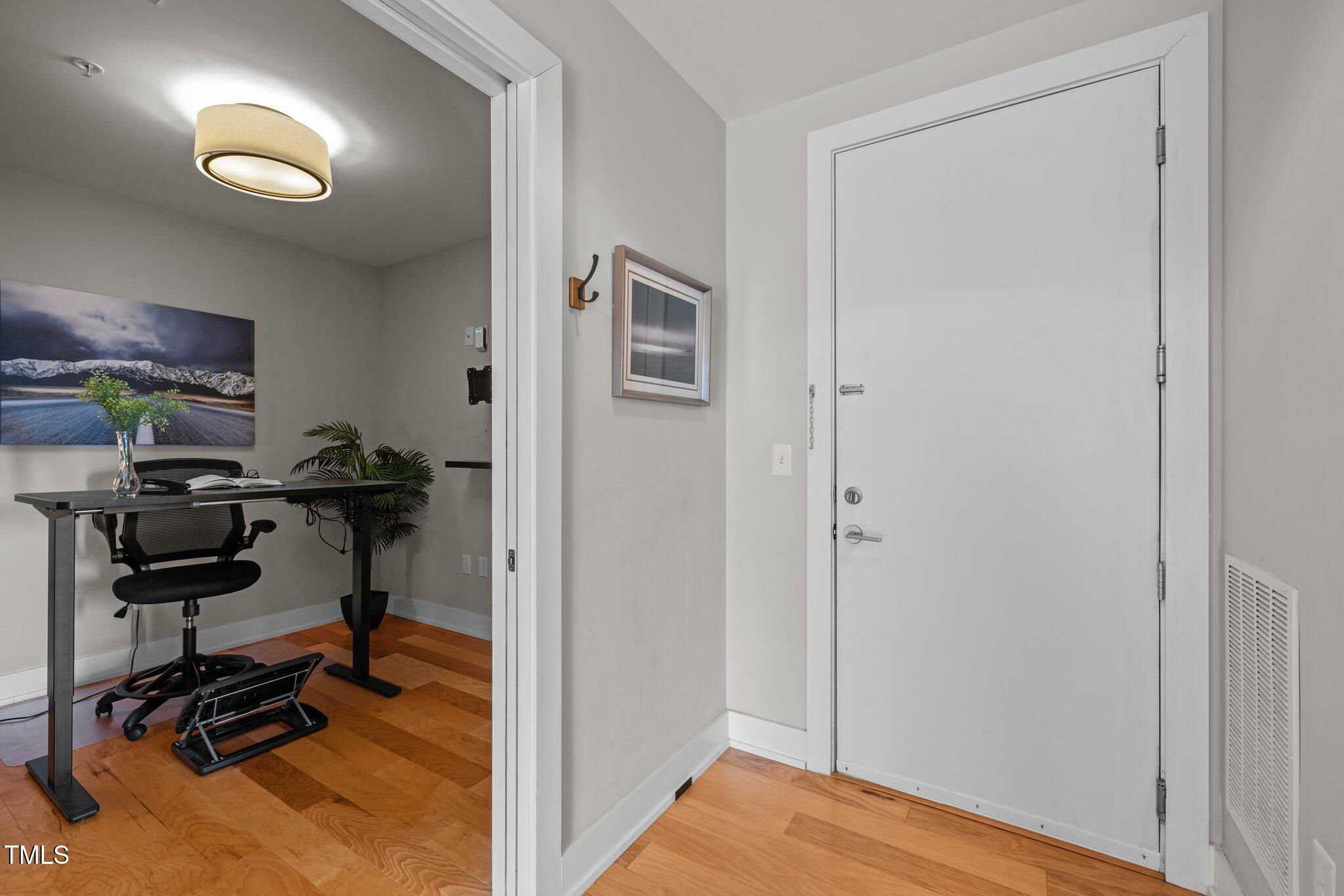 400 Hunt Street # 404