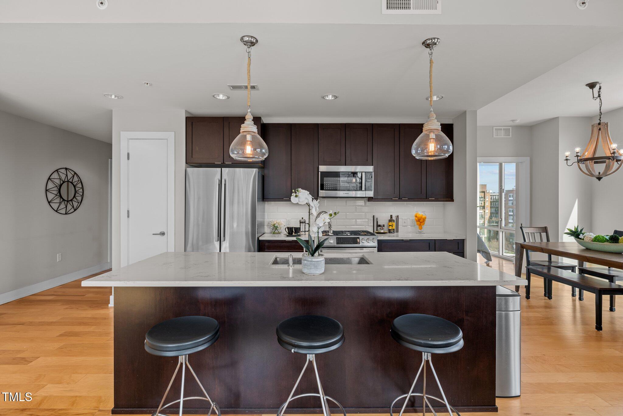 400 Hunt Street # 404