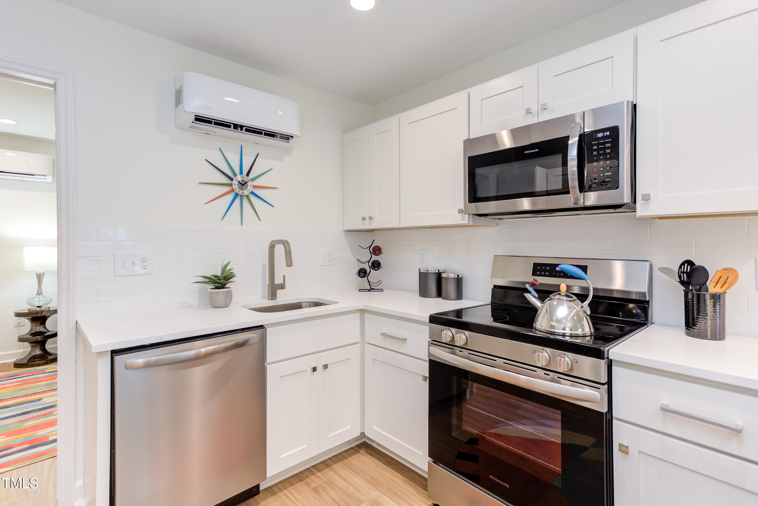 1309 Hudson Avenue # D18