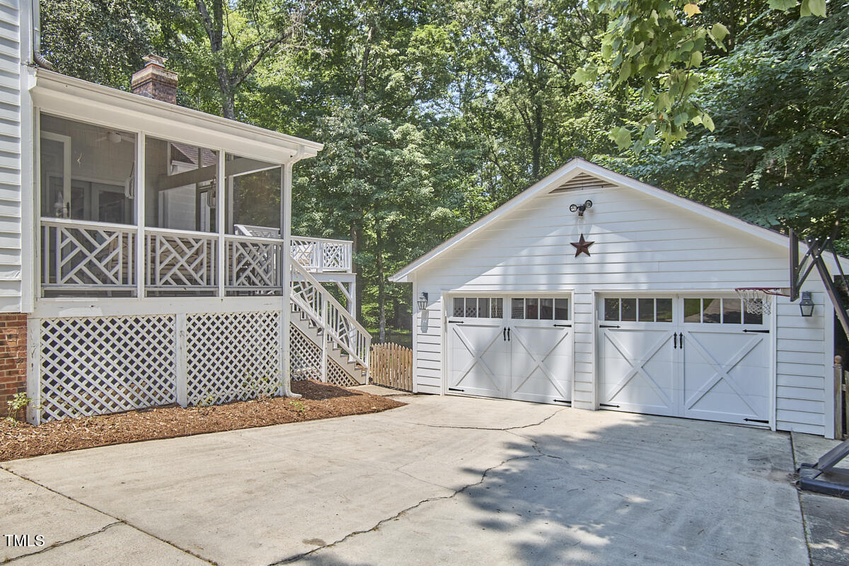 18 Clearwater Drive