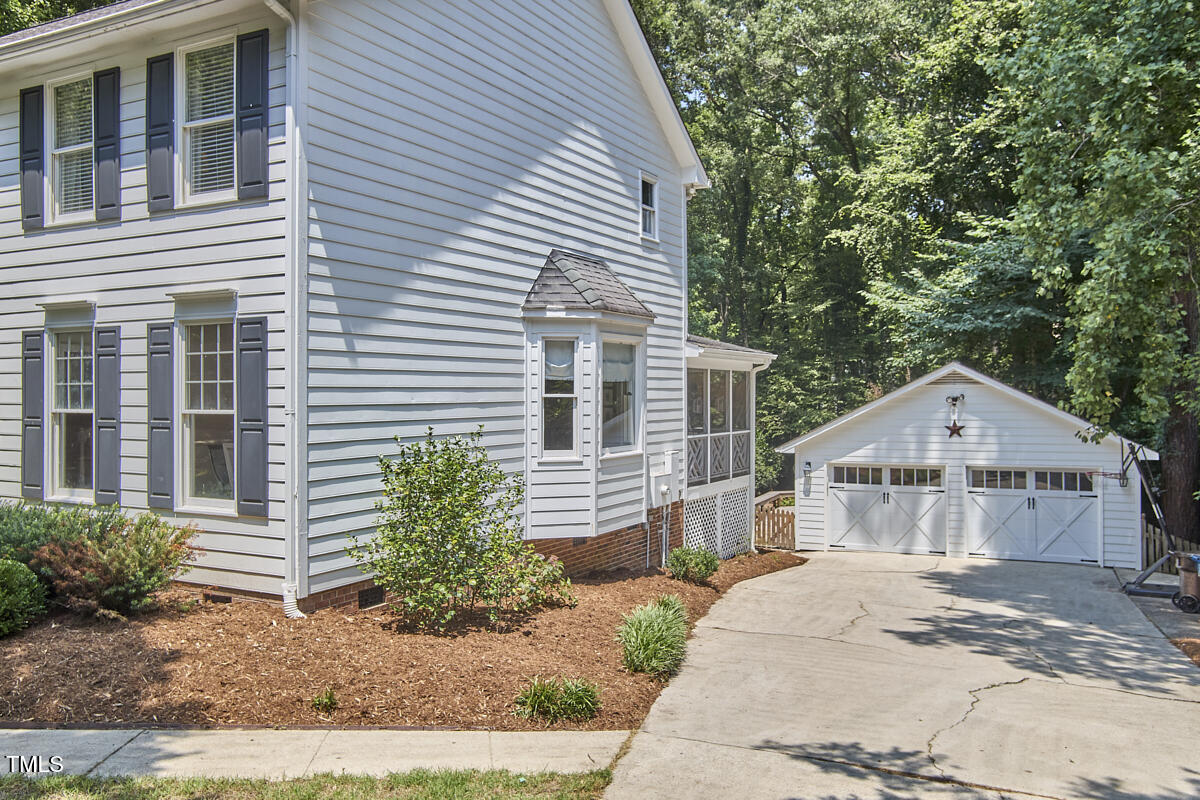 18 Clearwater Drive
