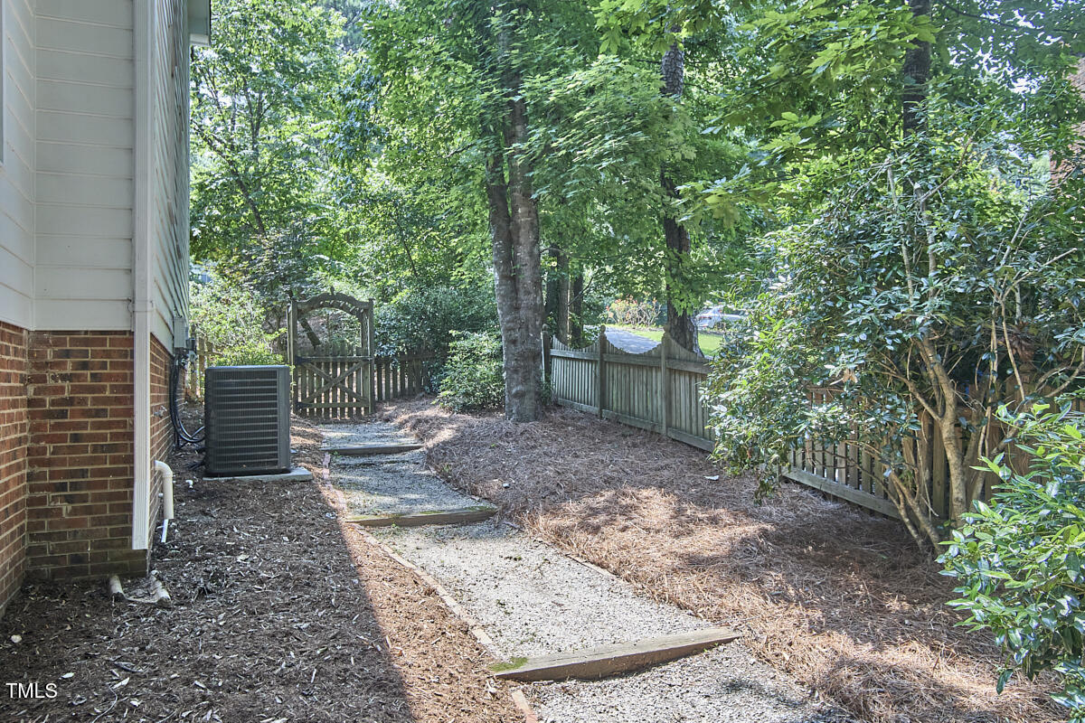18 Clearwater Drive