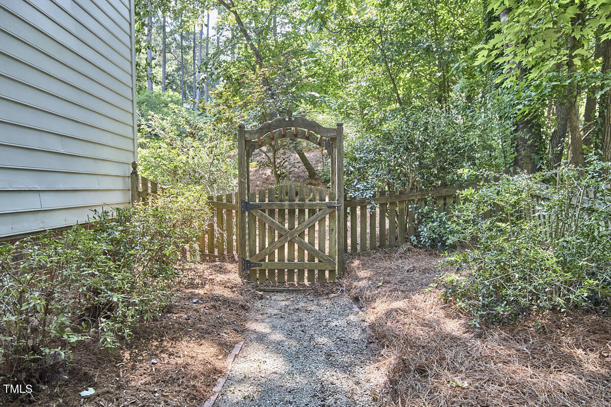 18 Clearwater Drive