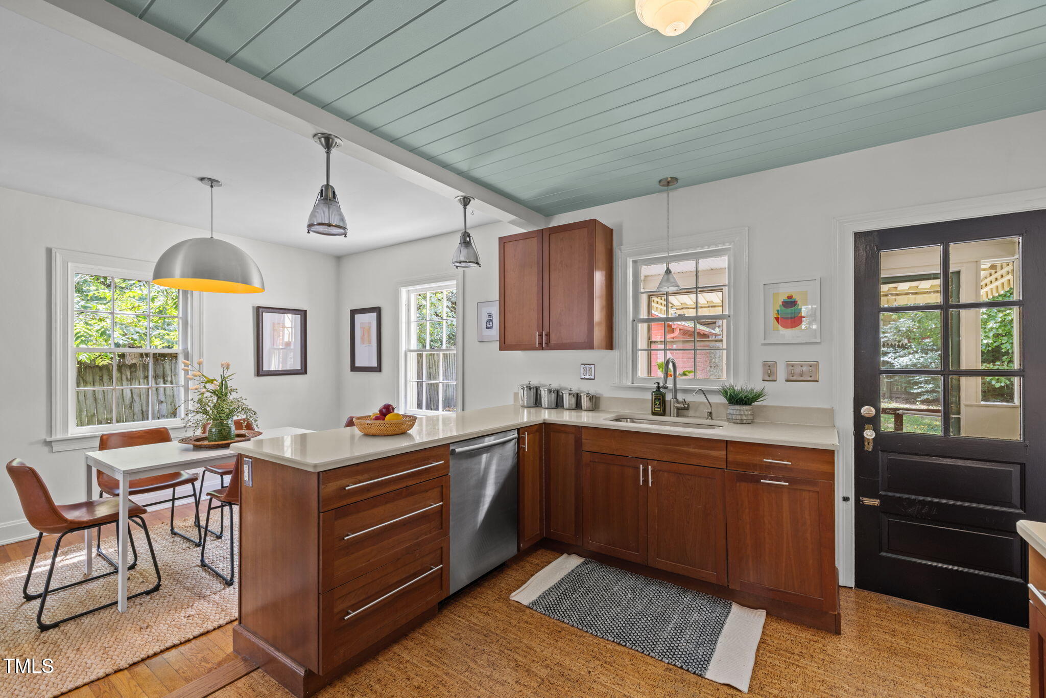 113 W Lynch Street