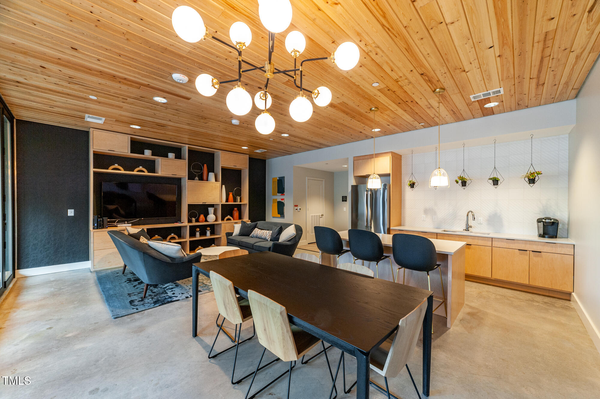 1105 W Main Street # 506