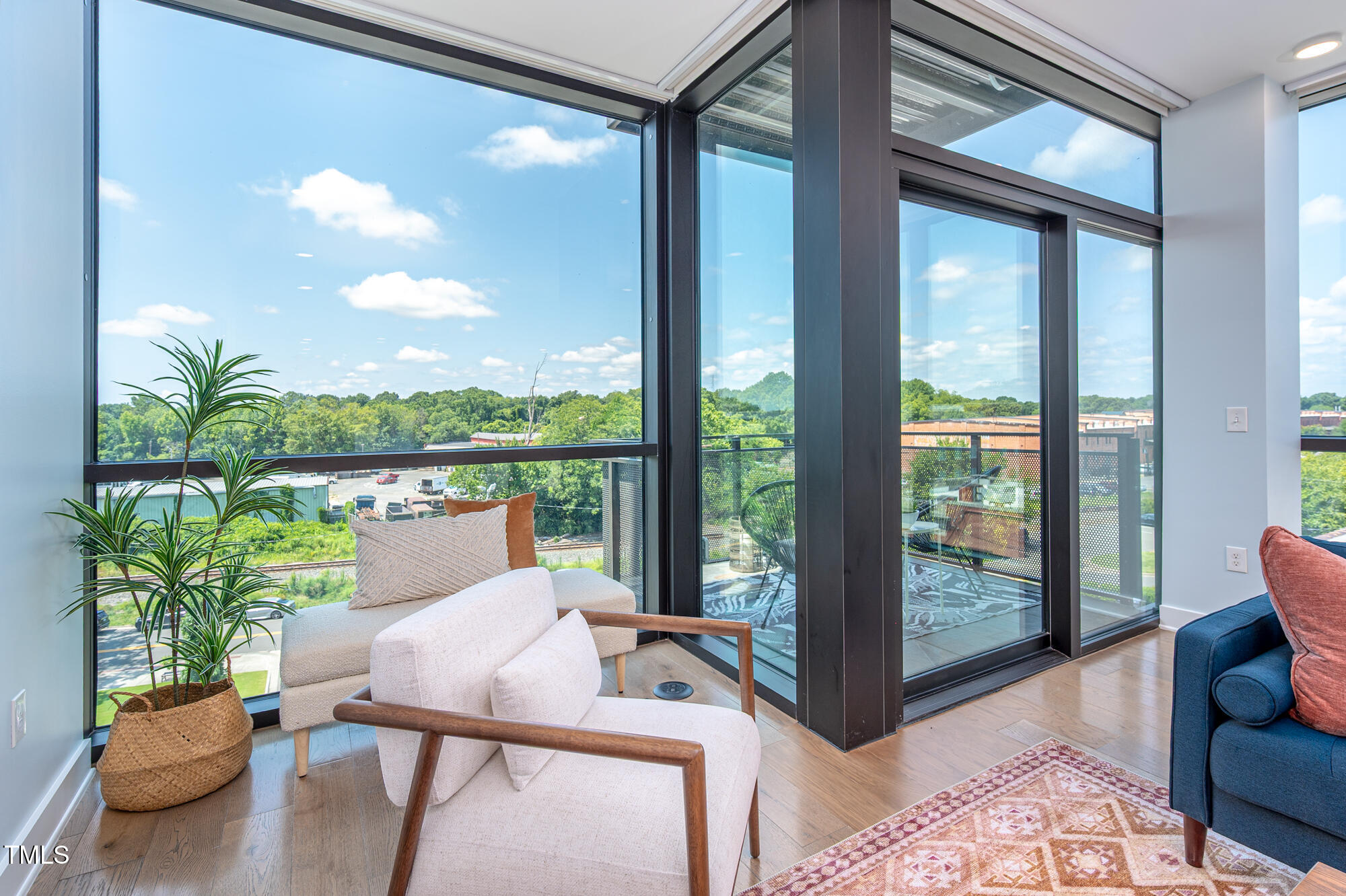 1105 W Main Street # 506