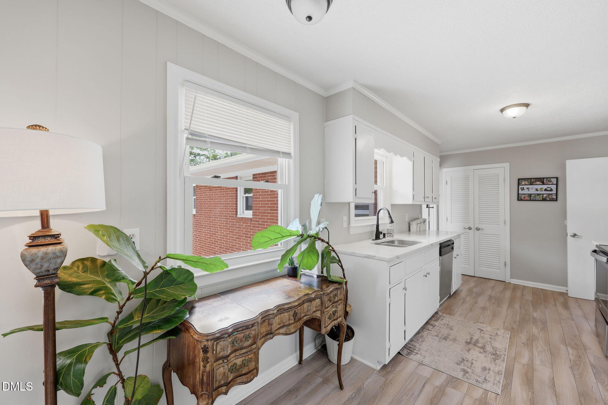 402 Crestview Drive