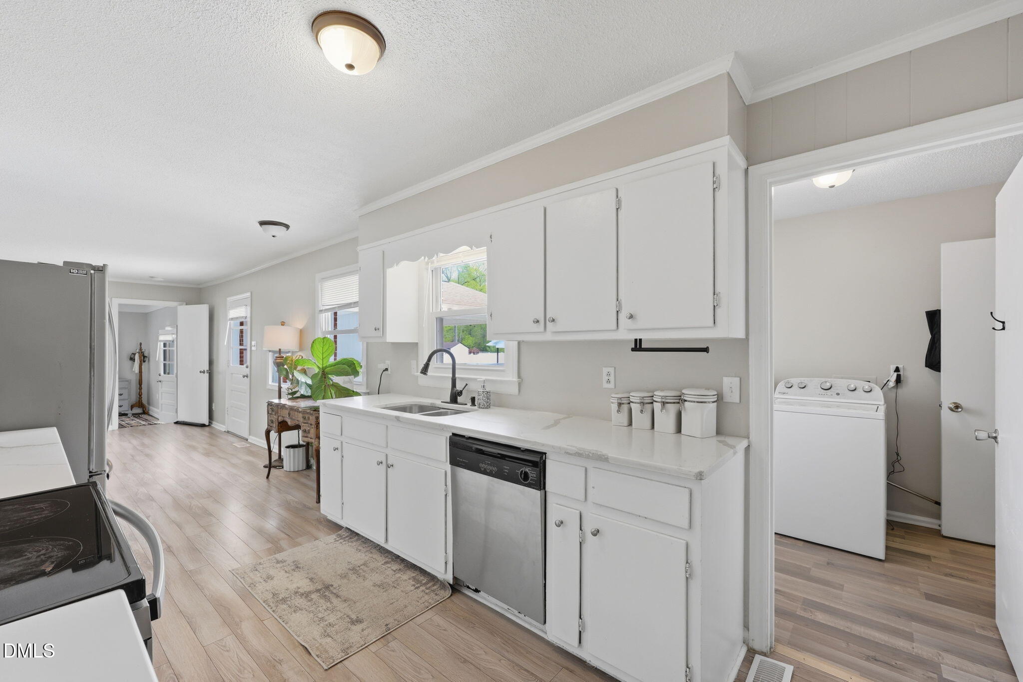 402 Crestview Drive