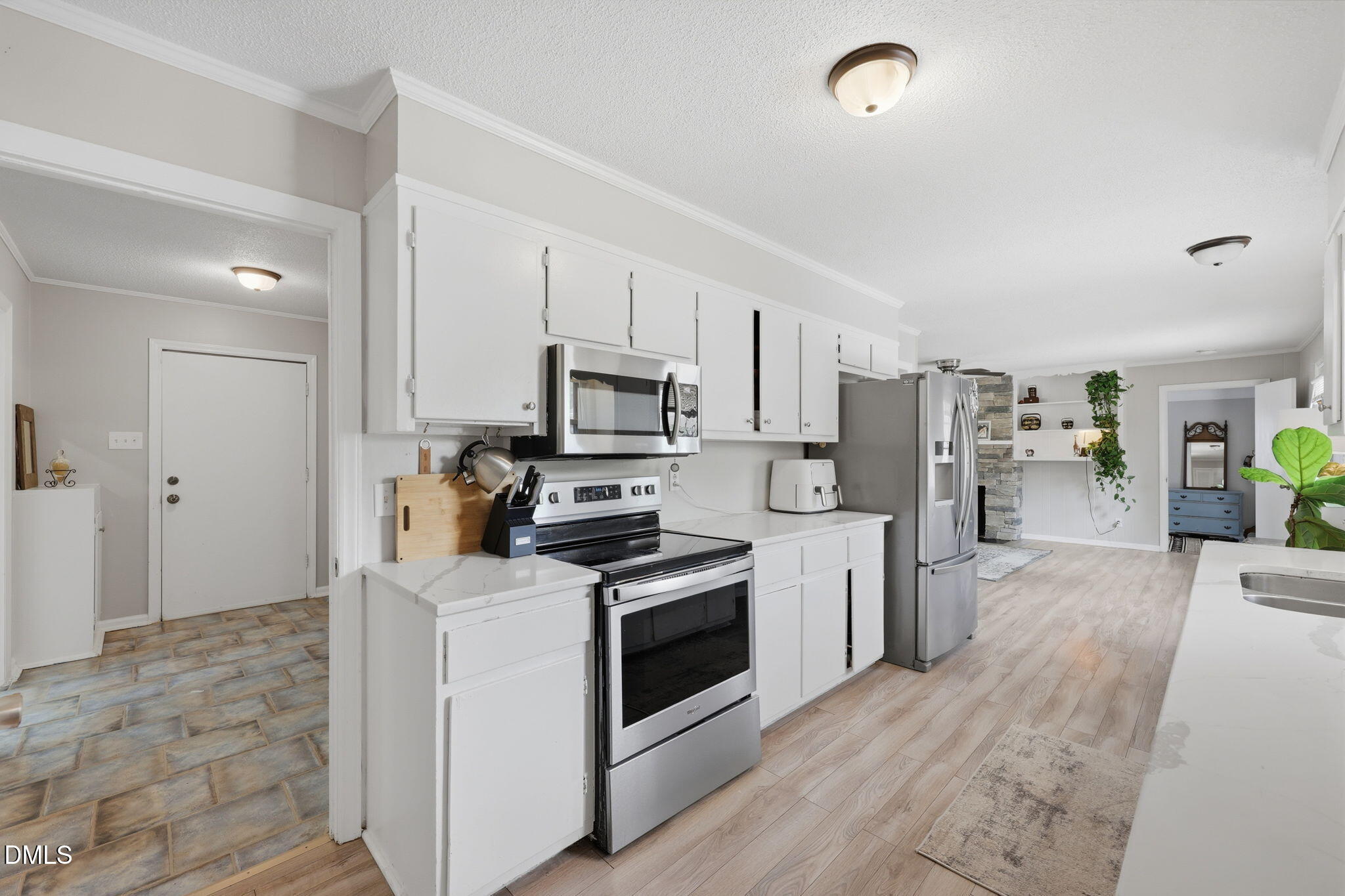 402 Crestview Drive