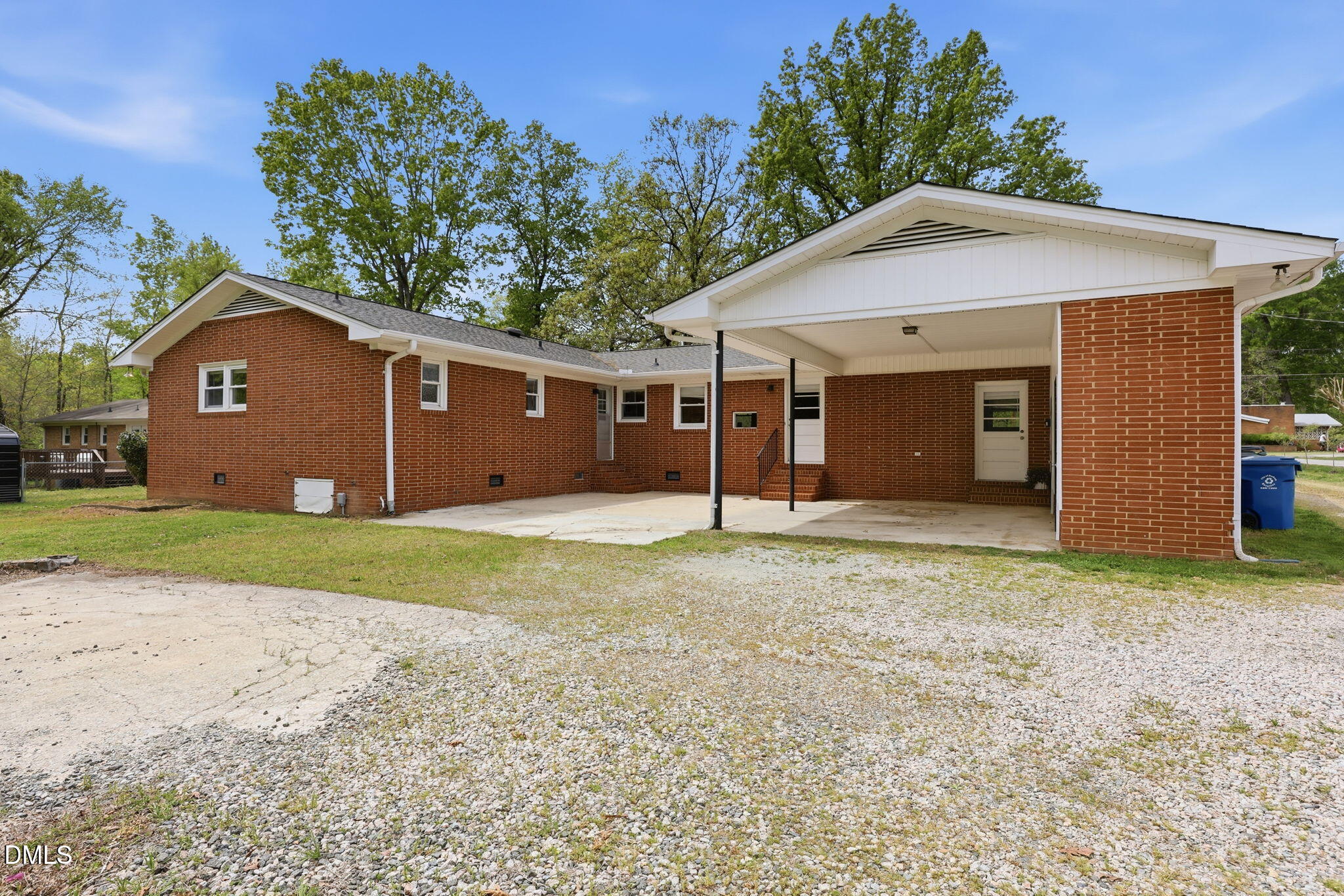 402 Crestview Drive
