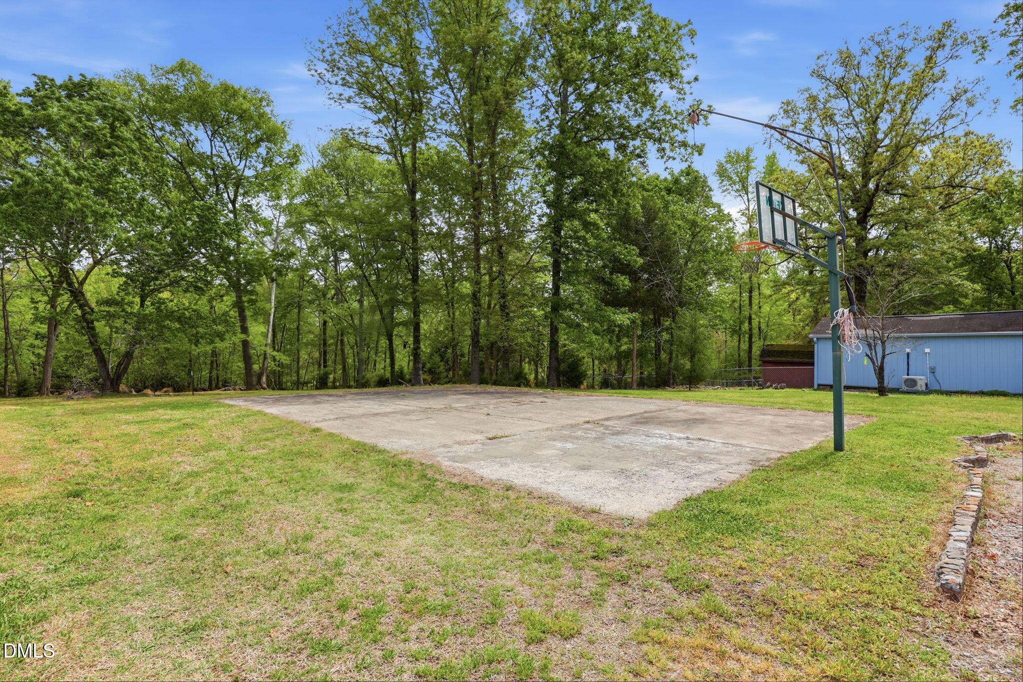 402 Crestview Drive