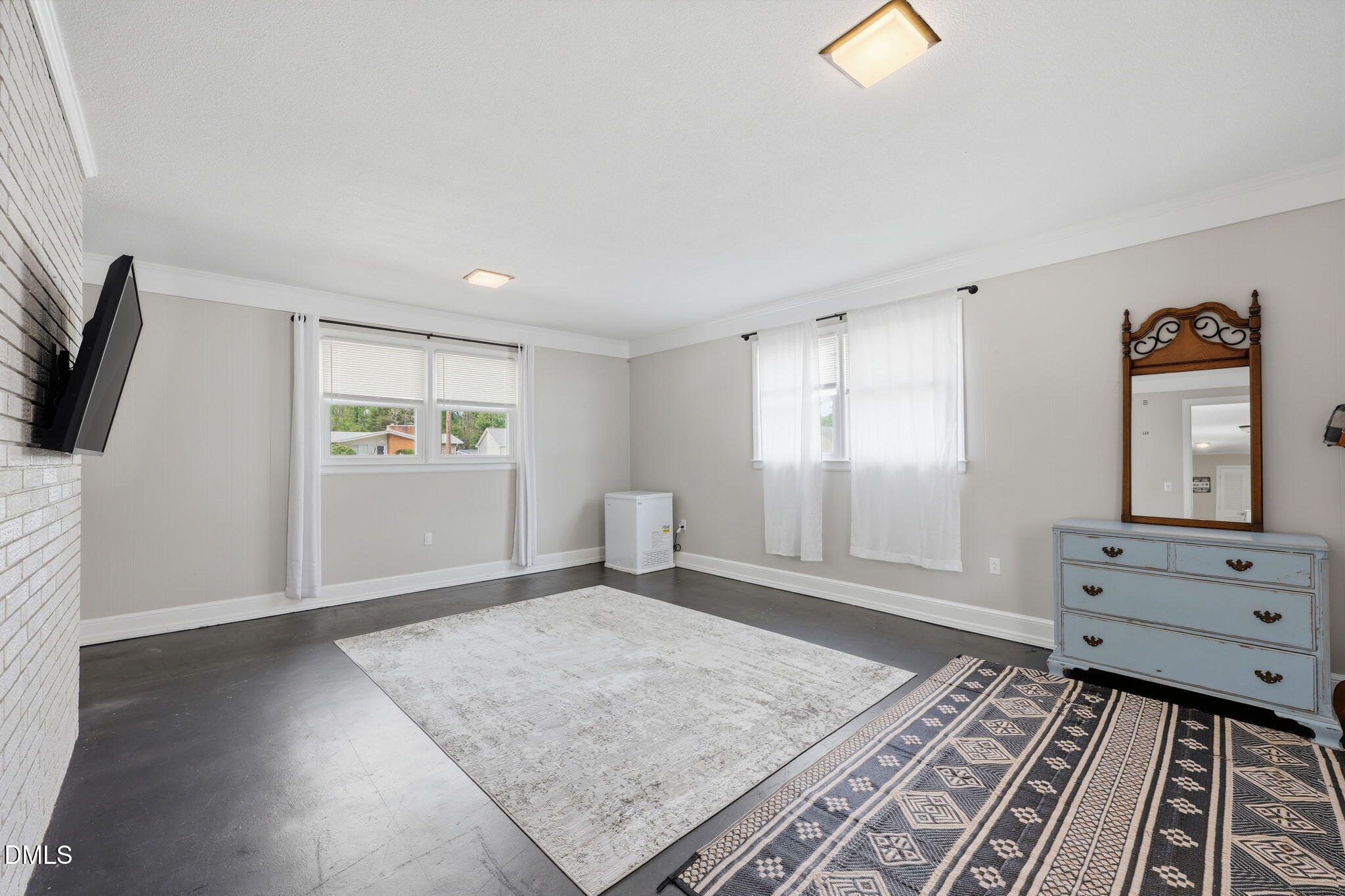 402 Crestview Drive