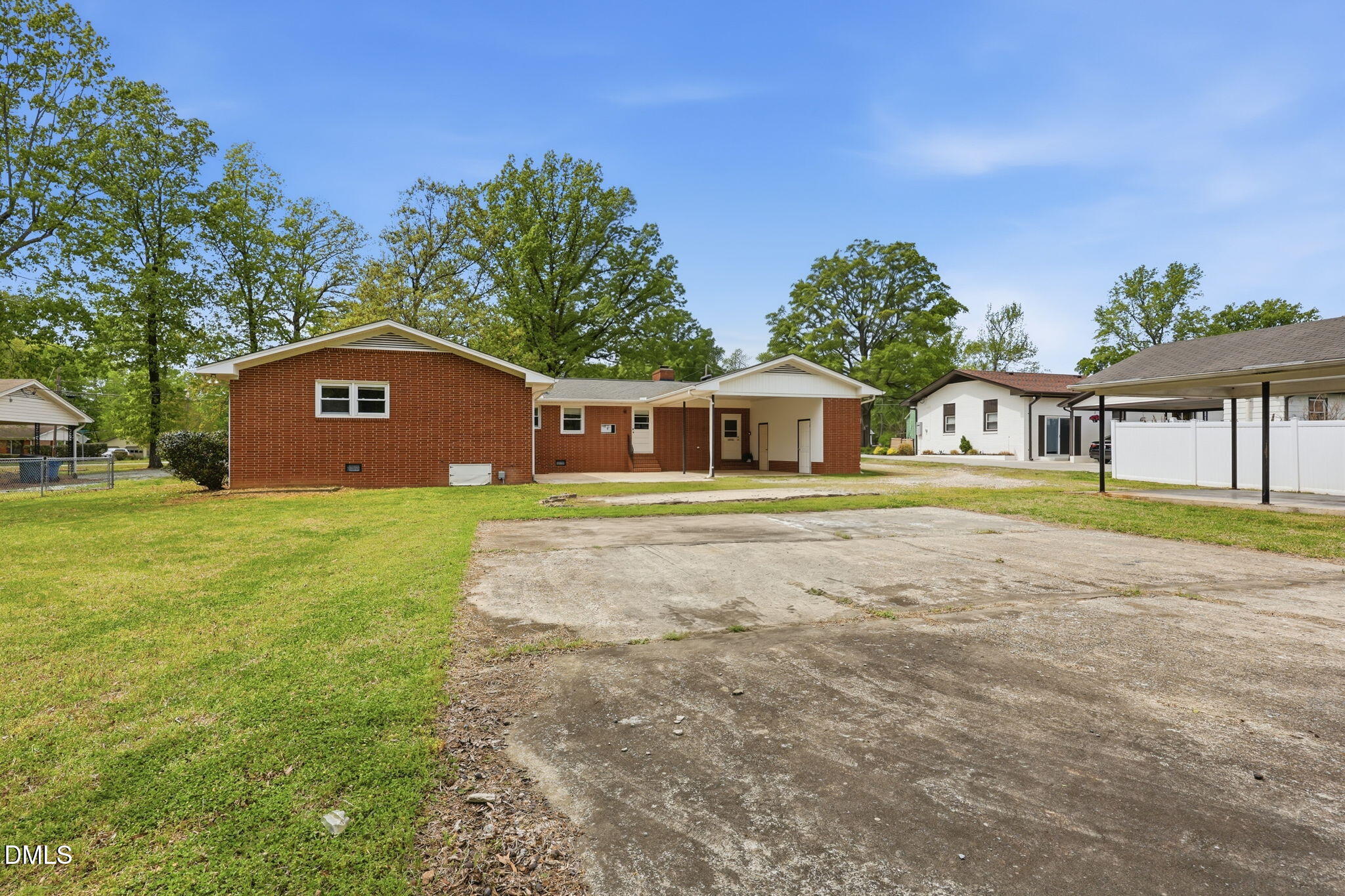 402 Crestview Drive