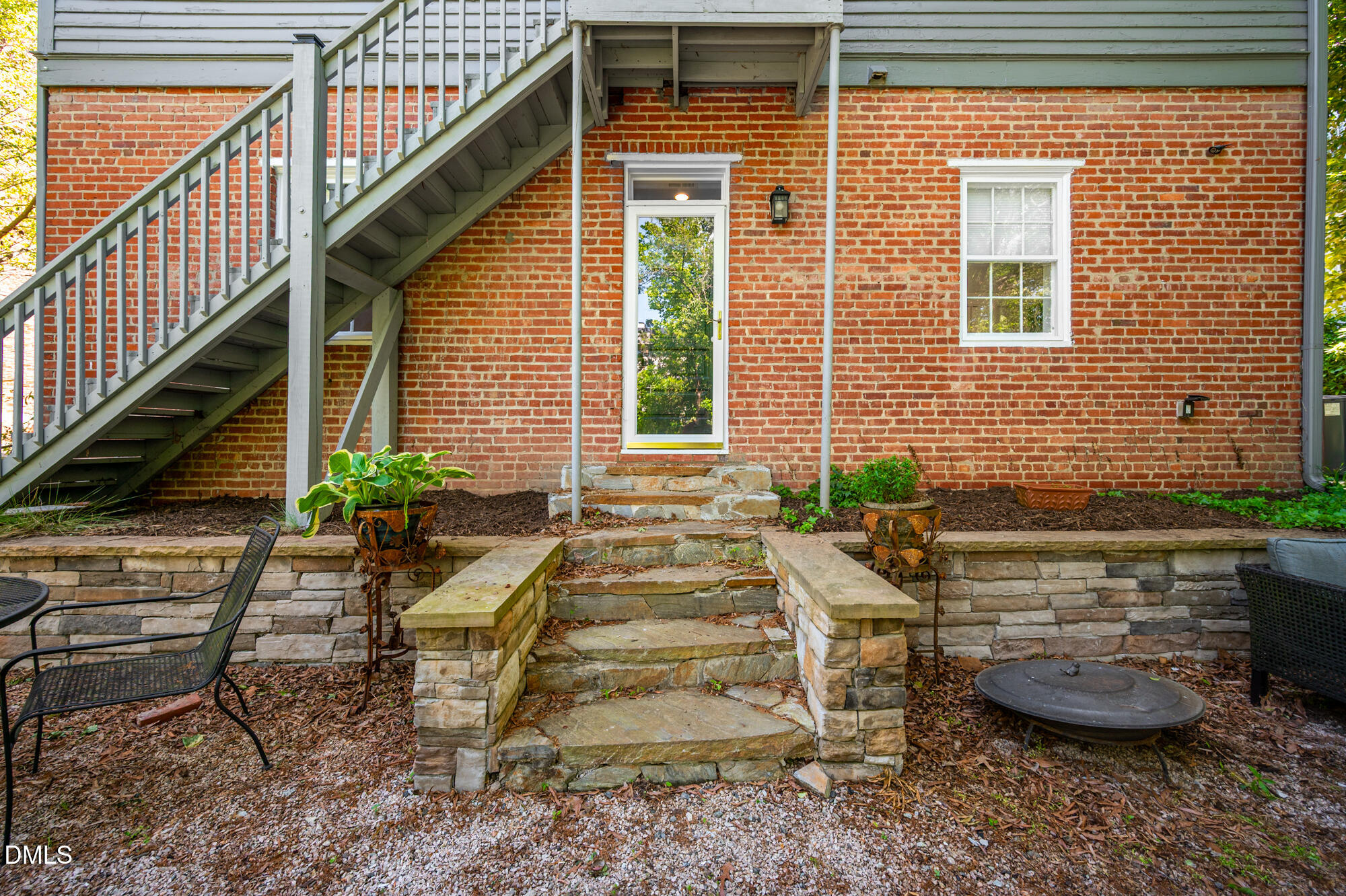 1206 Vickers Avenue