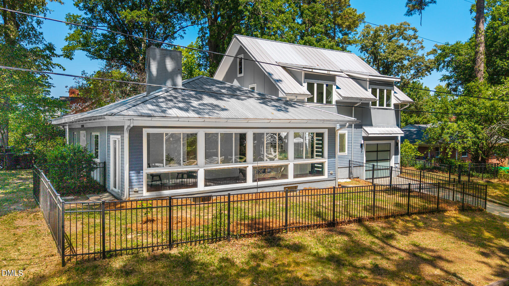 400 W Knox Street