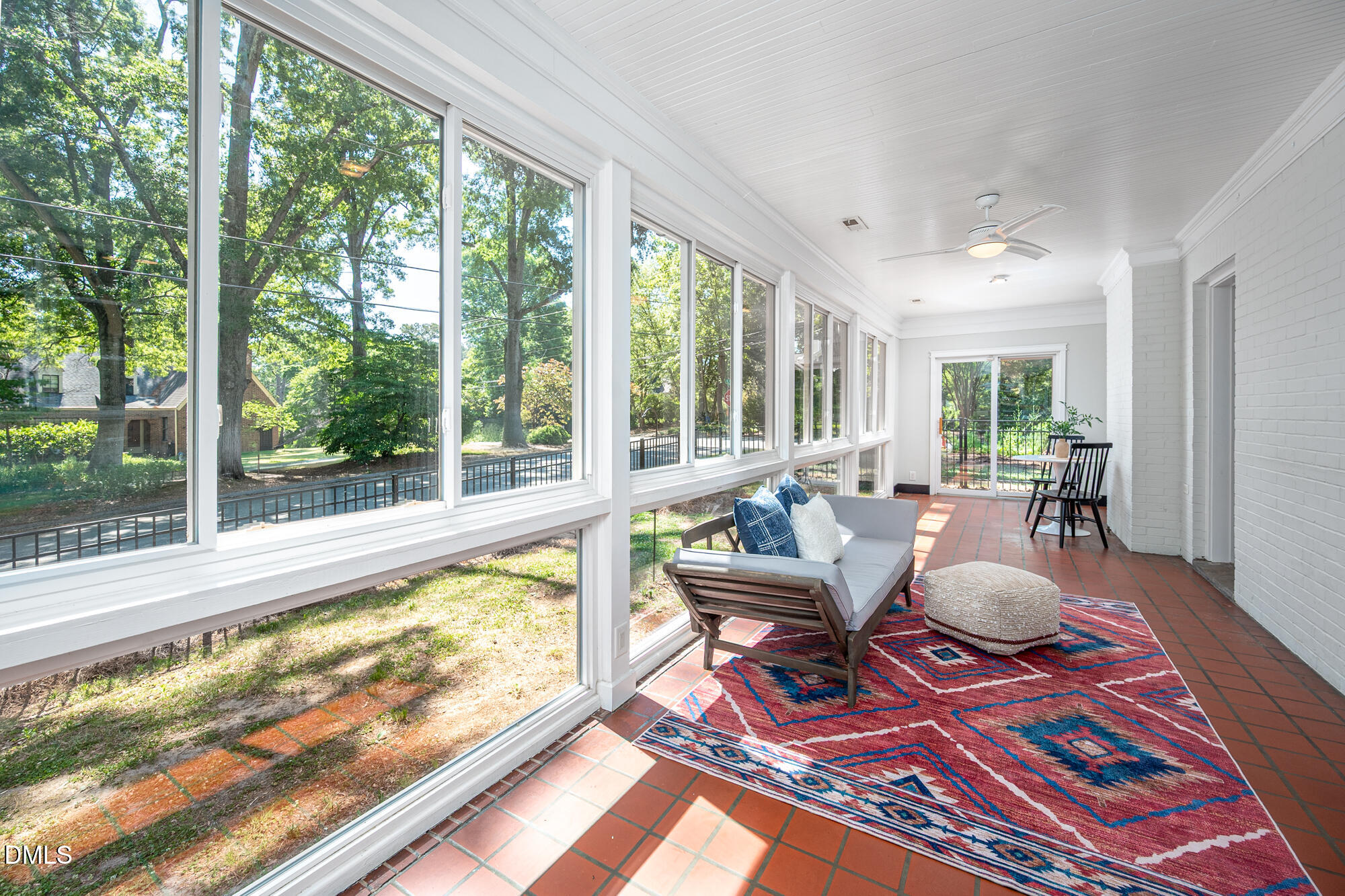 400 W Knox Street