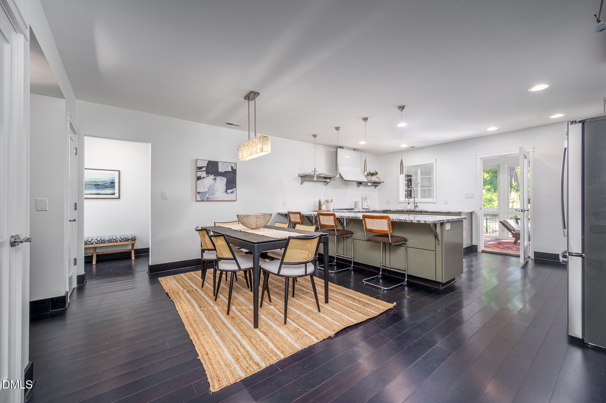 400 W Knox Street