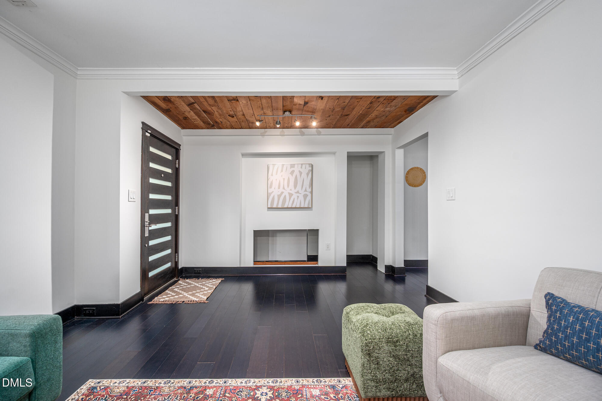 400 W Knox Street