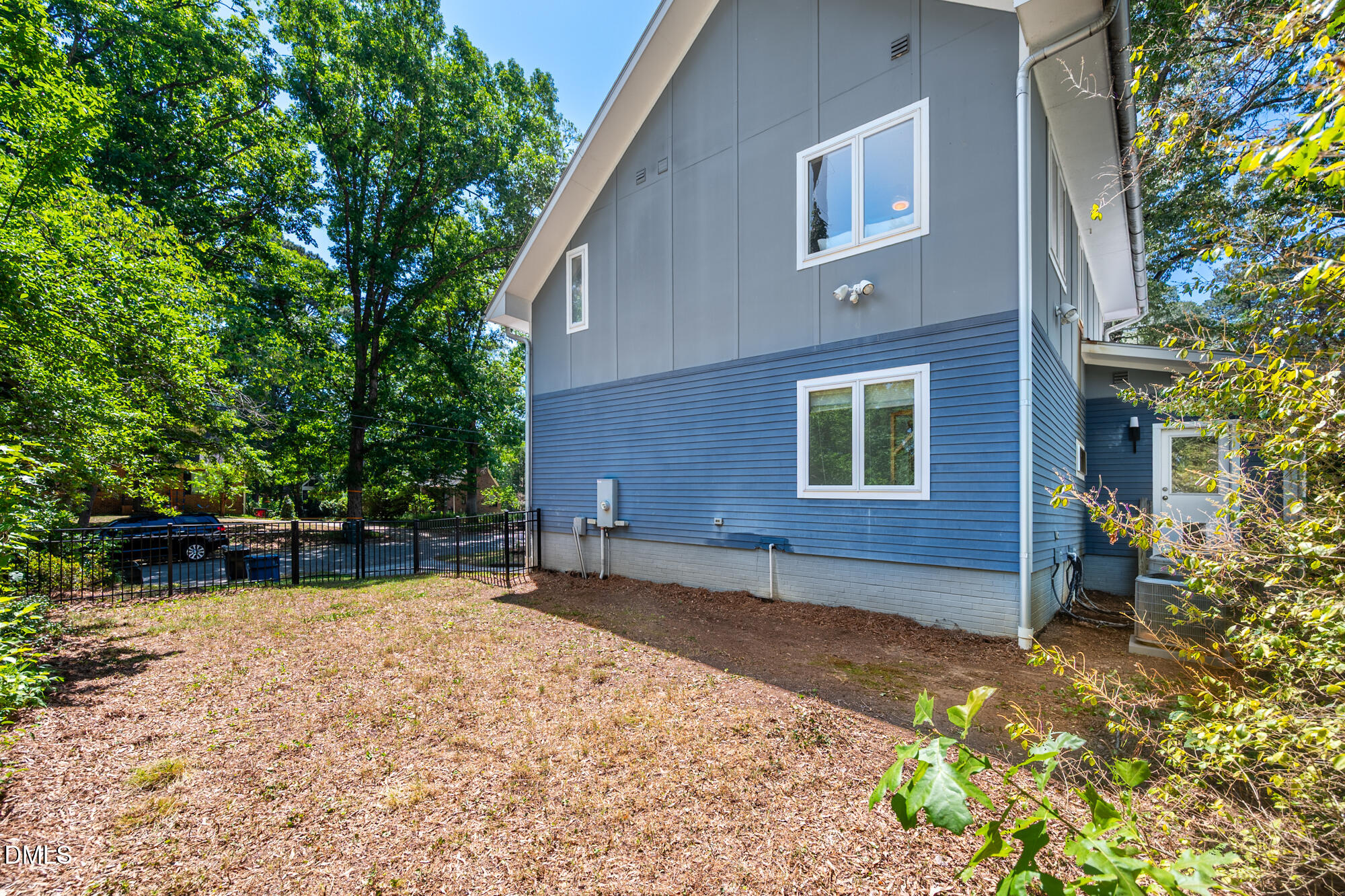 400 W Knox Street