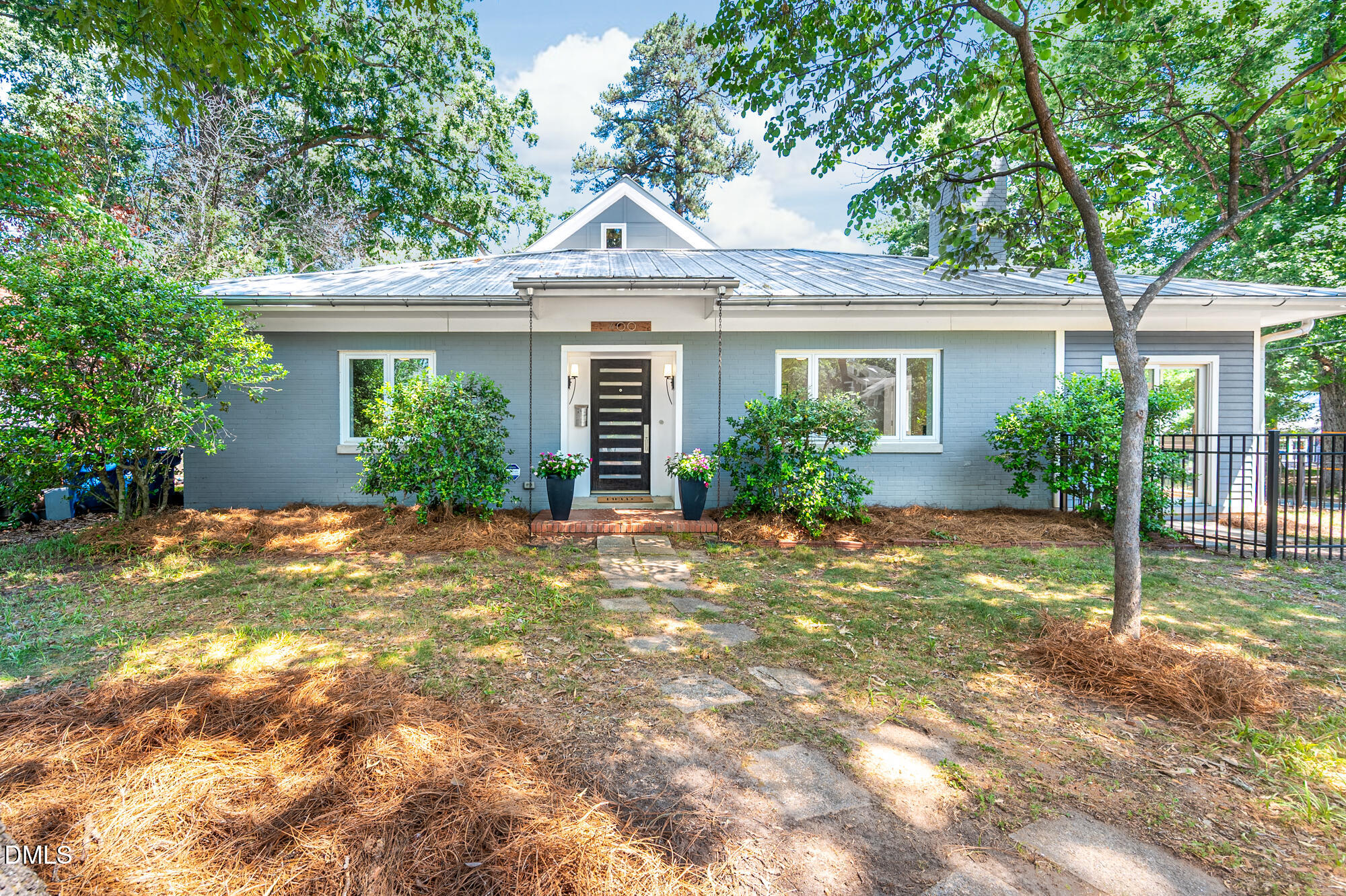 400 W Knox Street