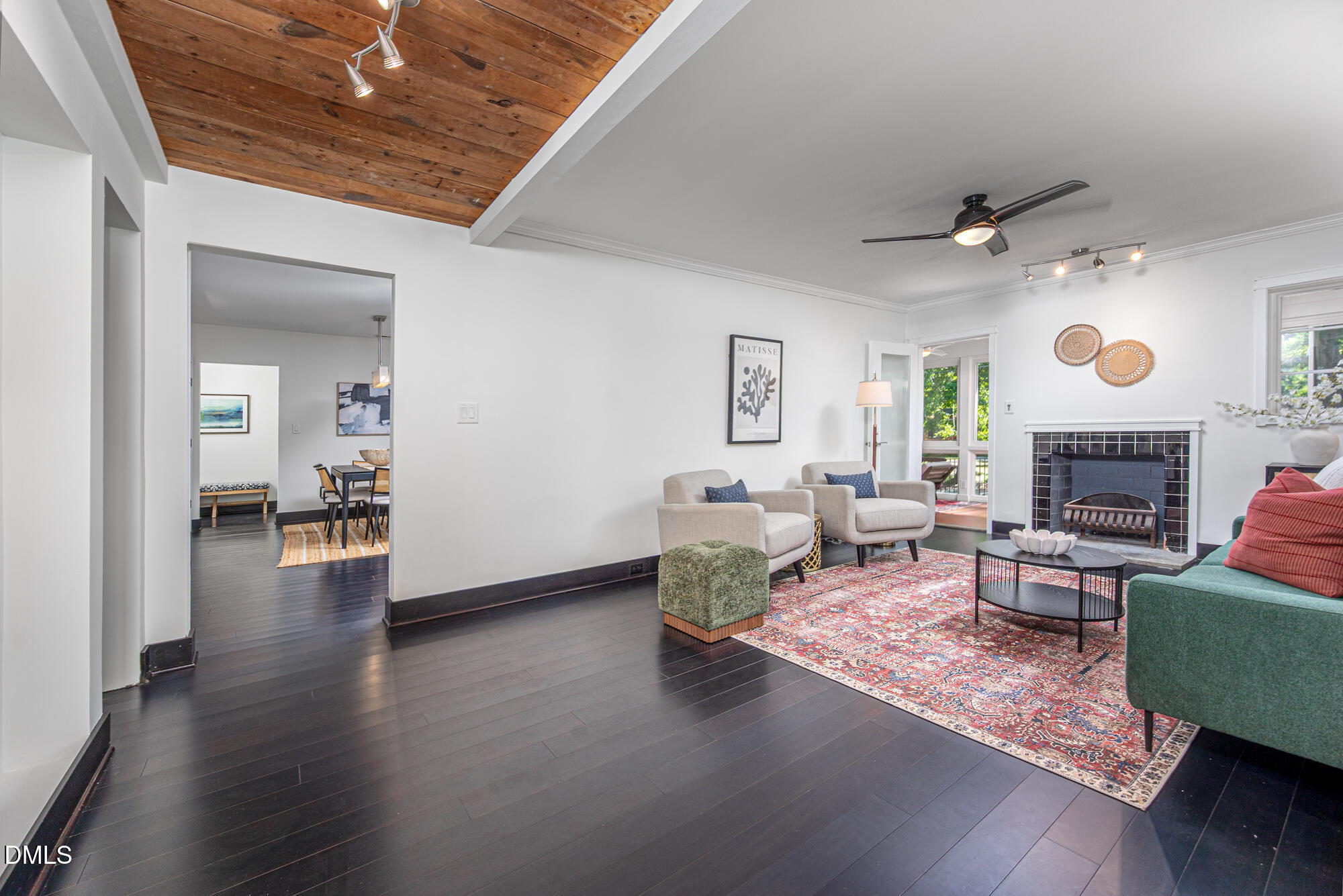 400 W Knox Street