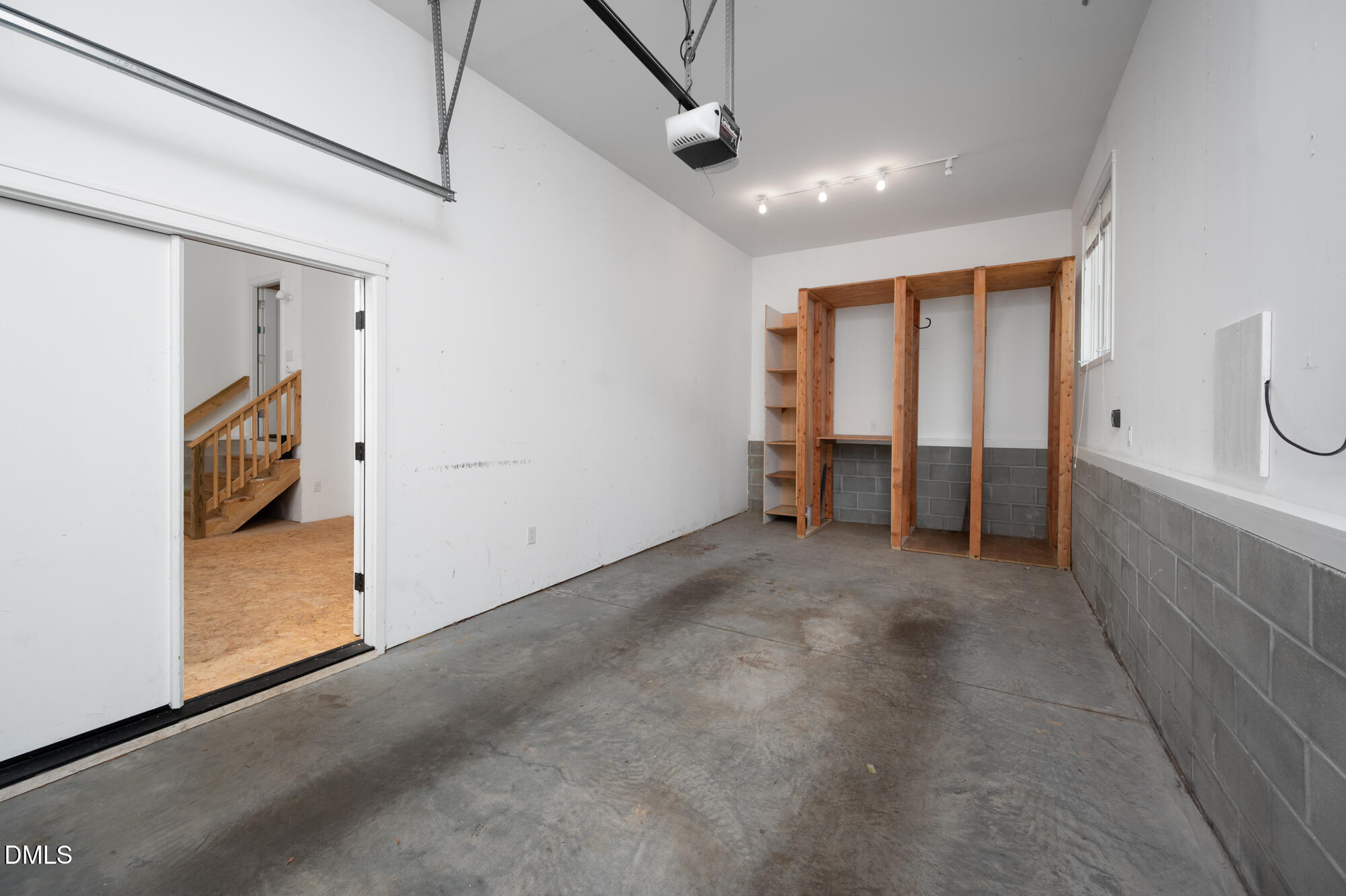 400 W Knox Street