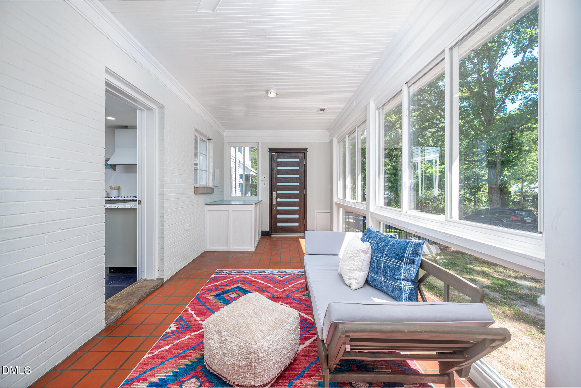 400 W Knox Street