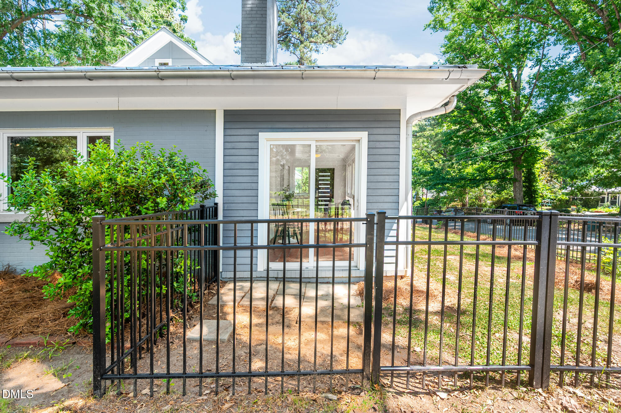 400 W Knox Street