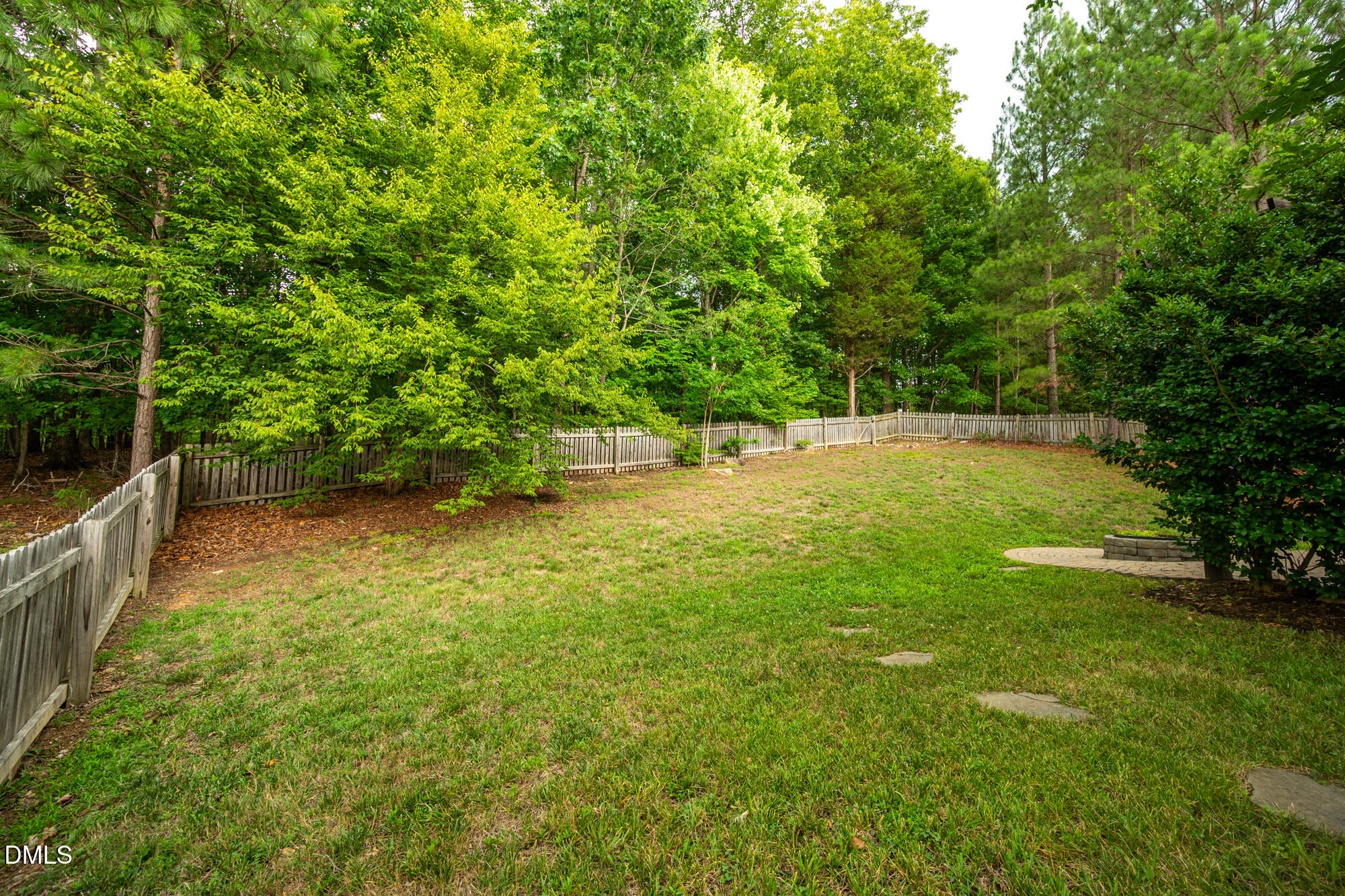 908 Woodside Park Lane