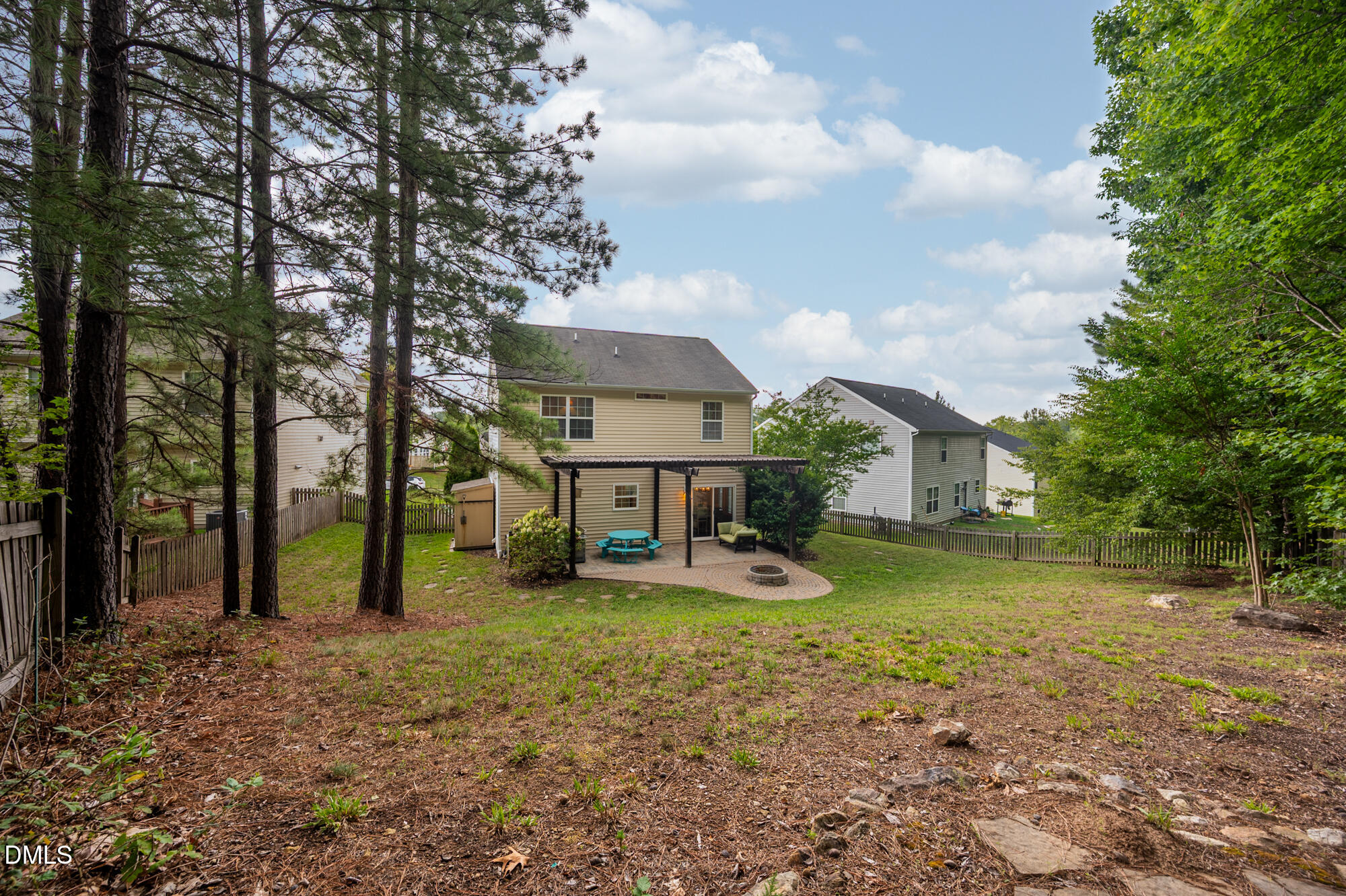 908 Woodside Park Lane