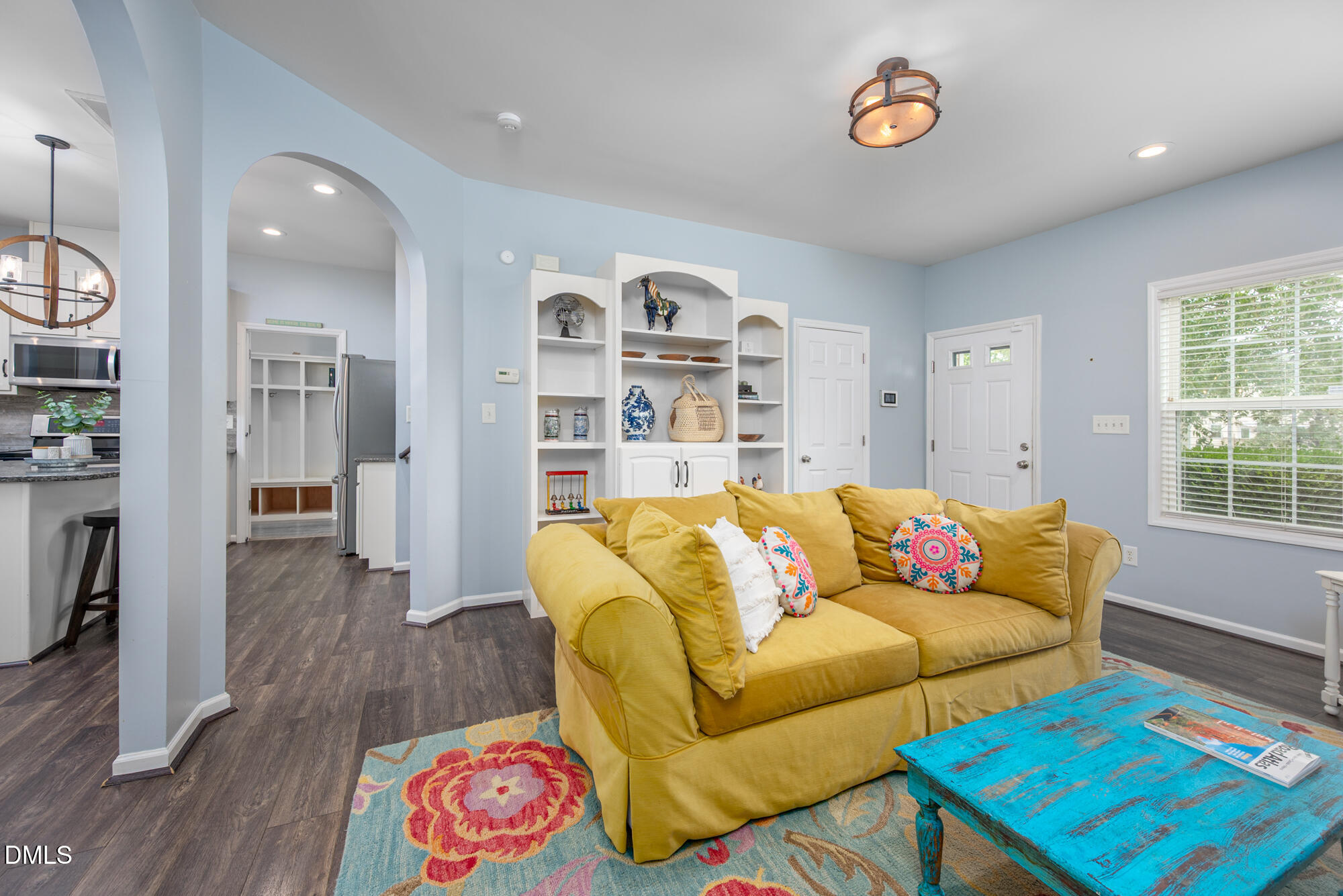 908 Woodside Park Lane