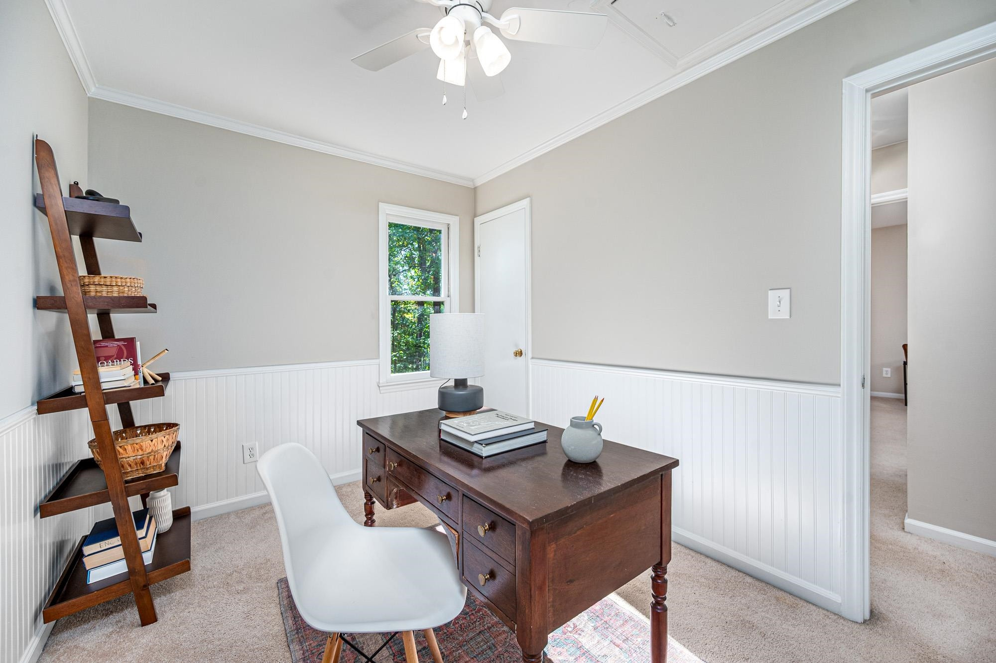 1604 Valley Run