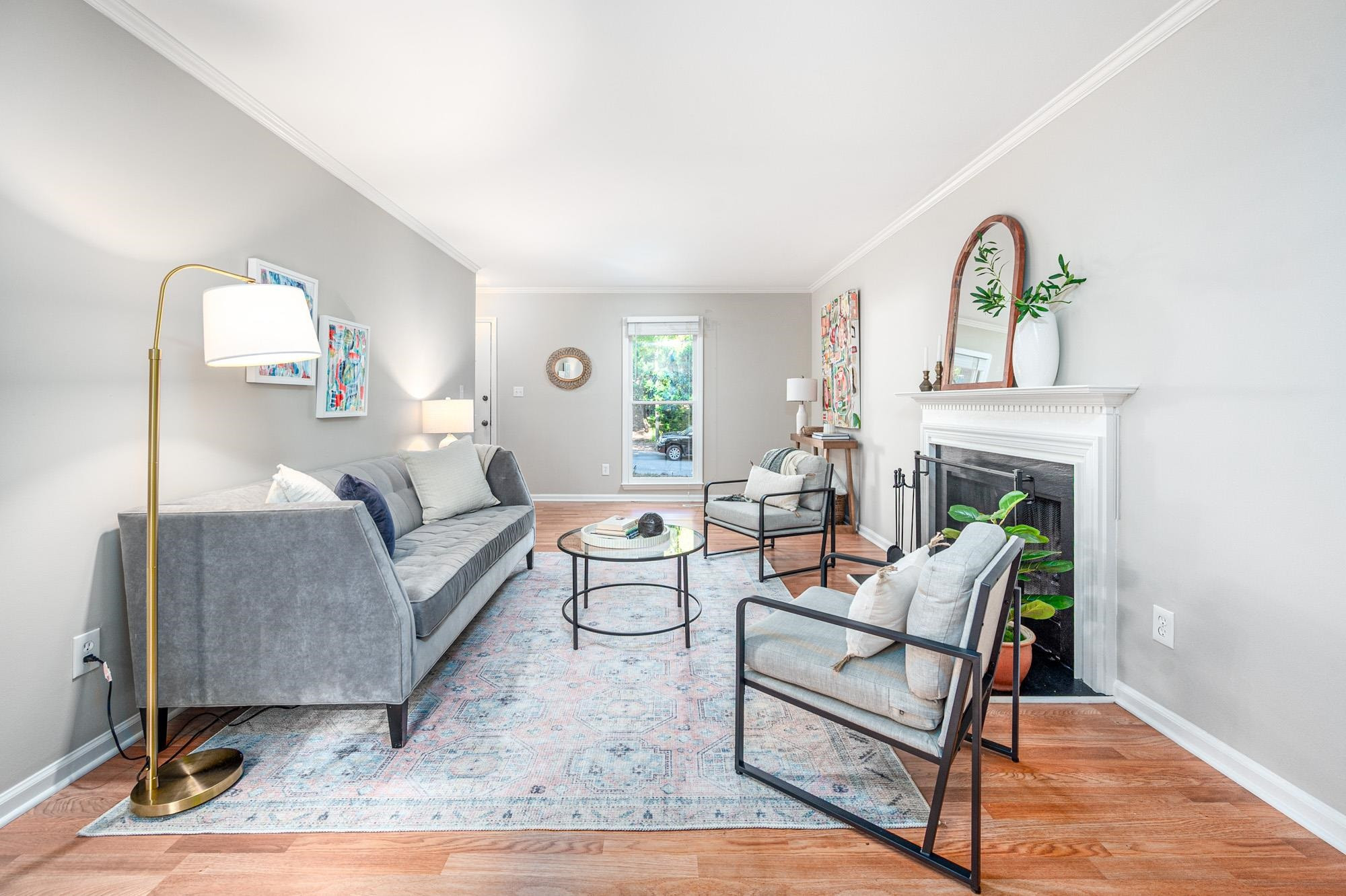 1604 Valley Run