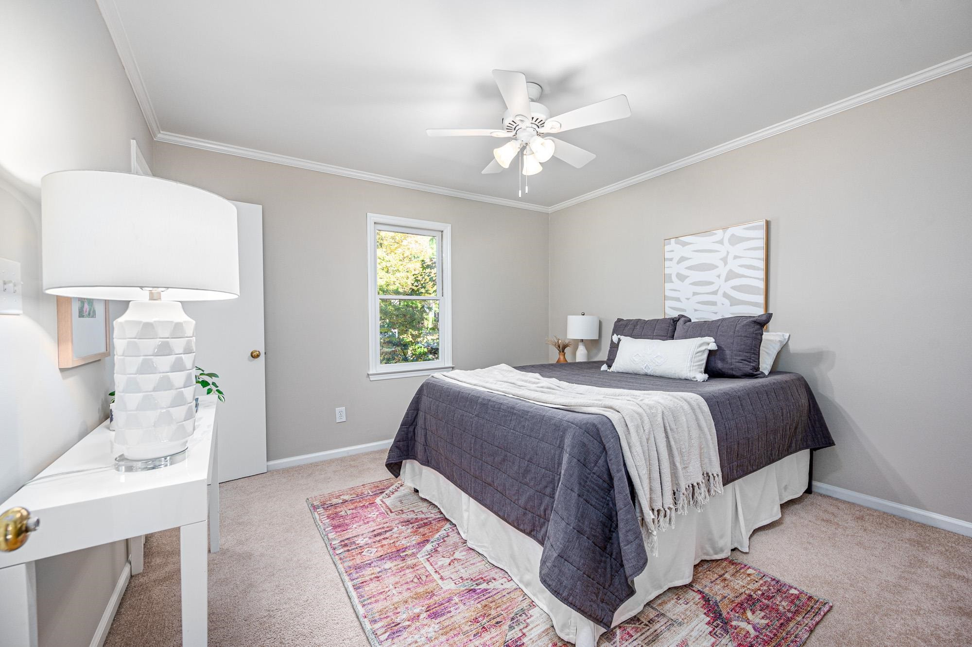 1604 Valley Run