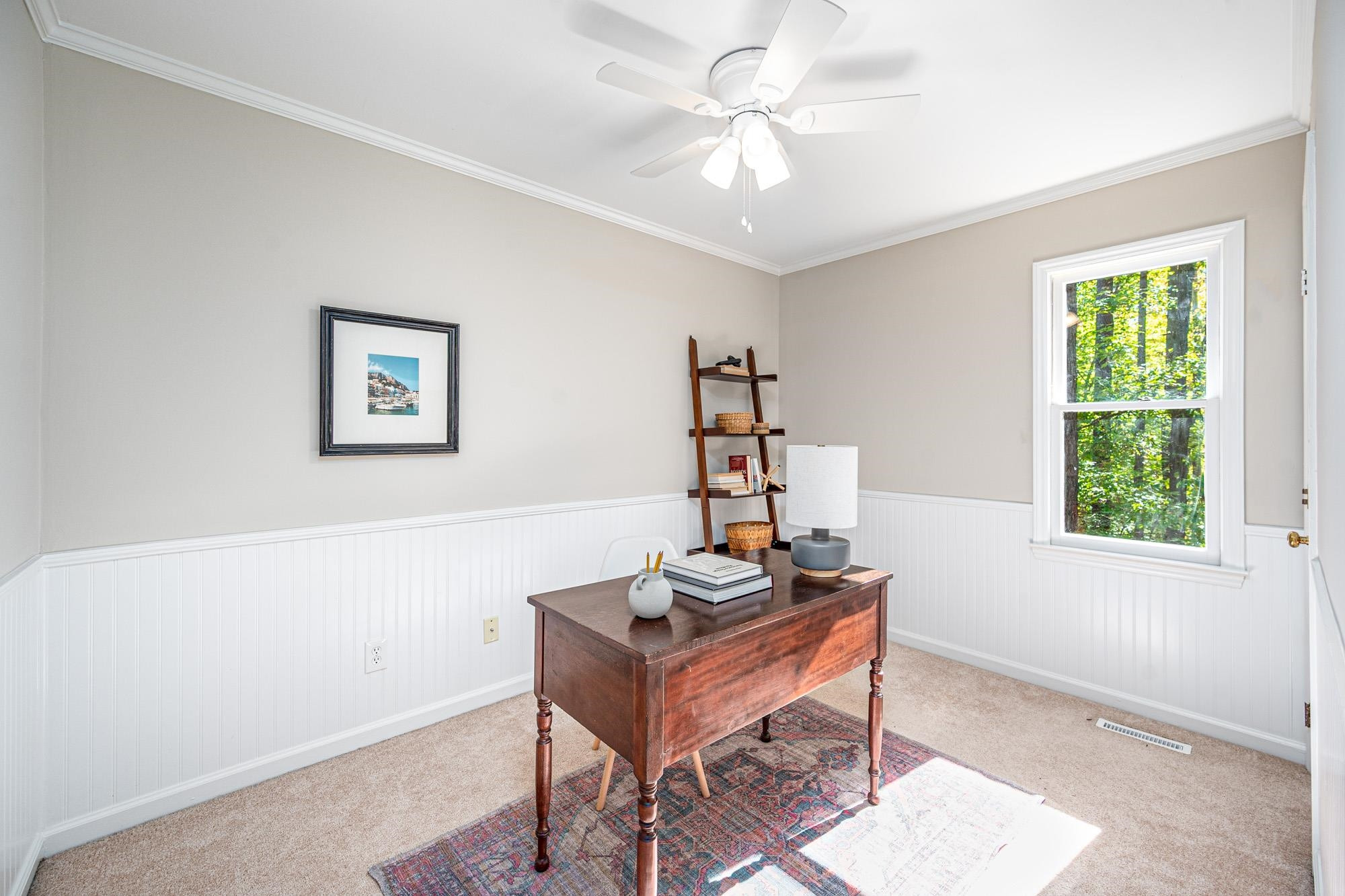 1604 Valley Run